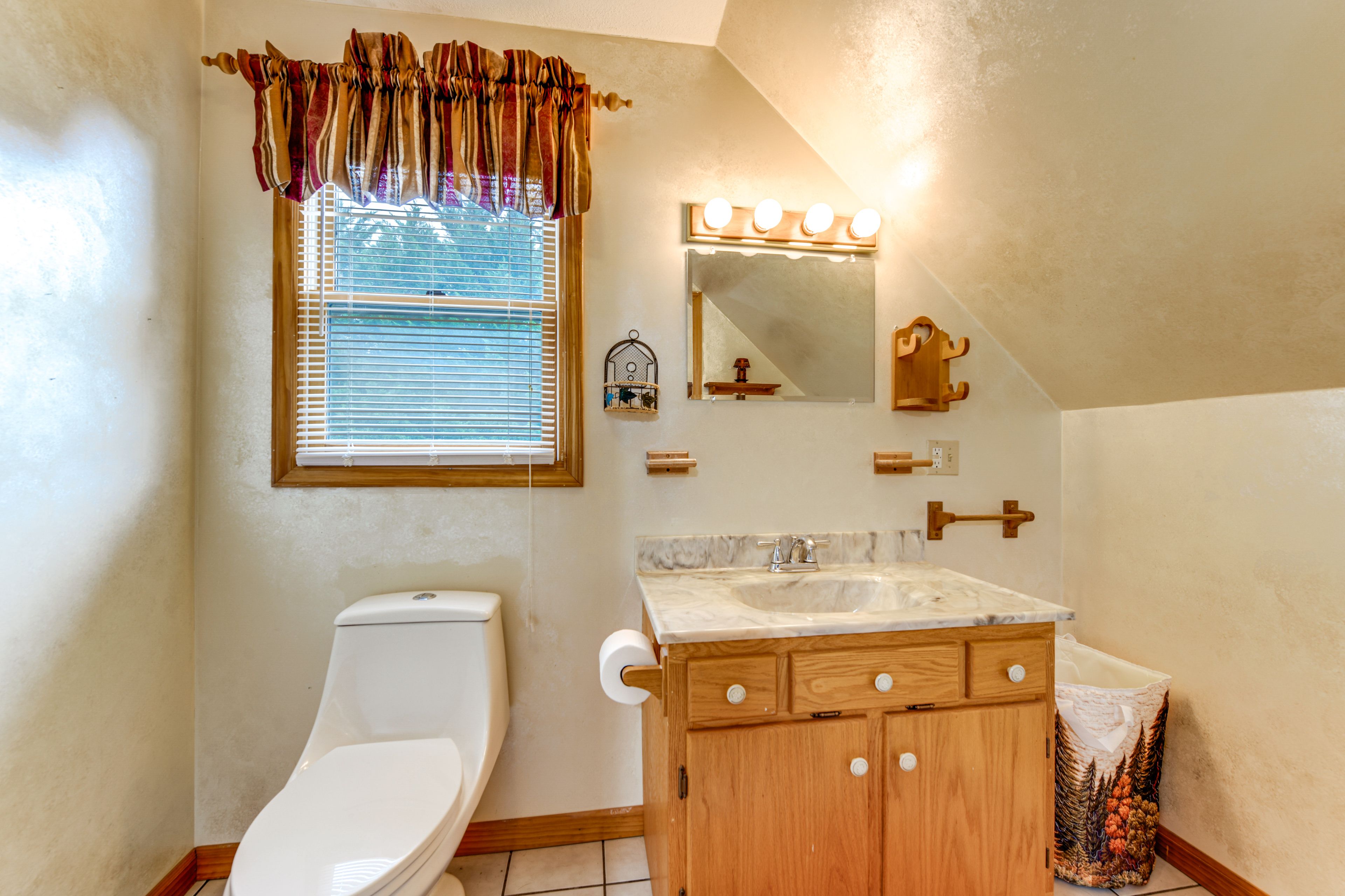 Bathroom | Upper Level