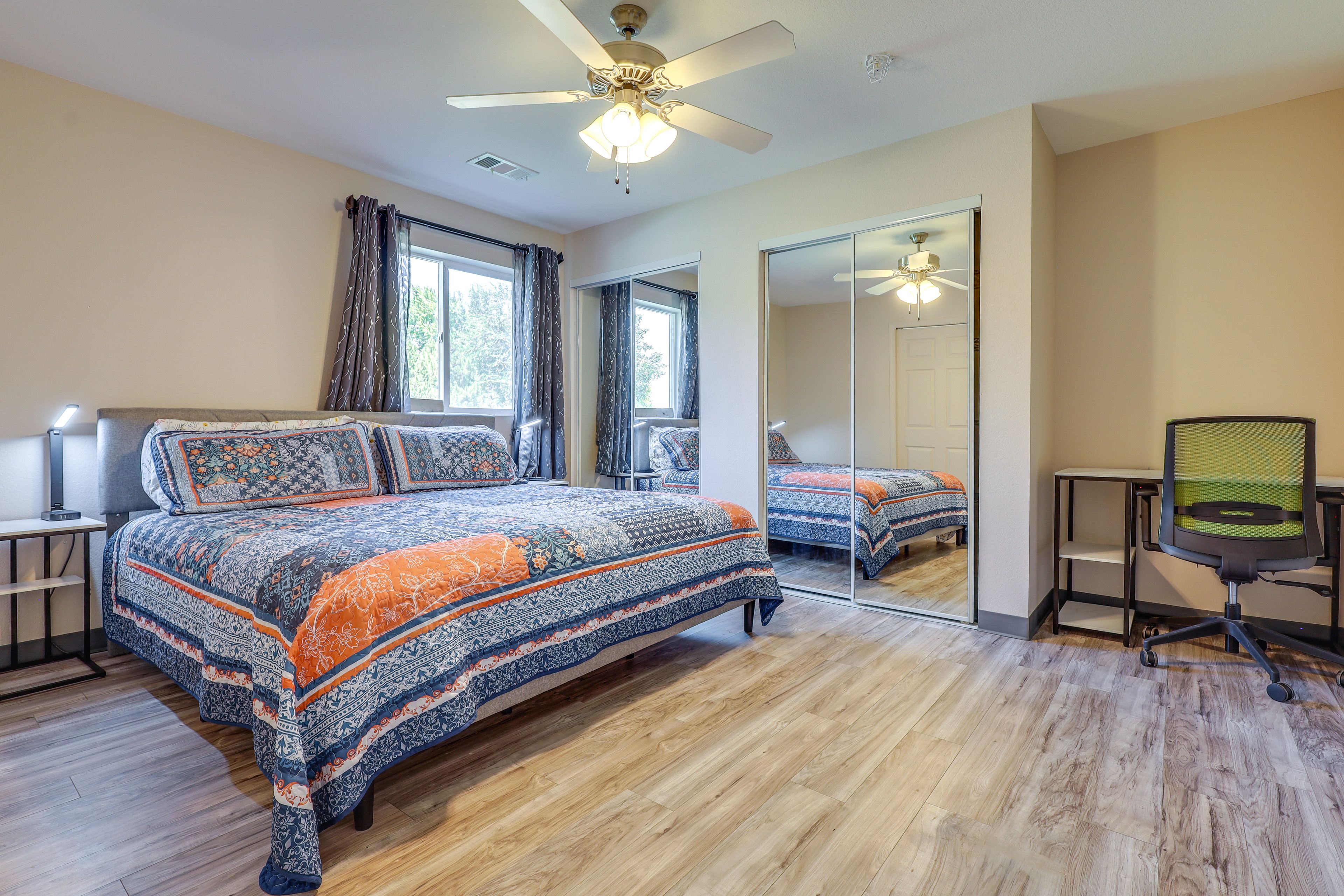 Bedroom 1 | King Bed