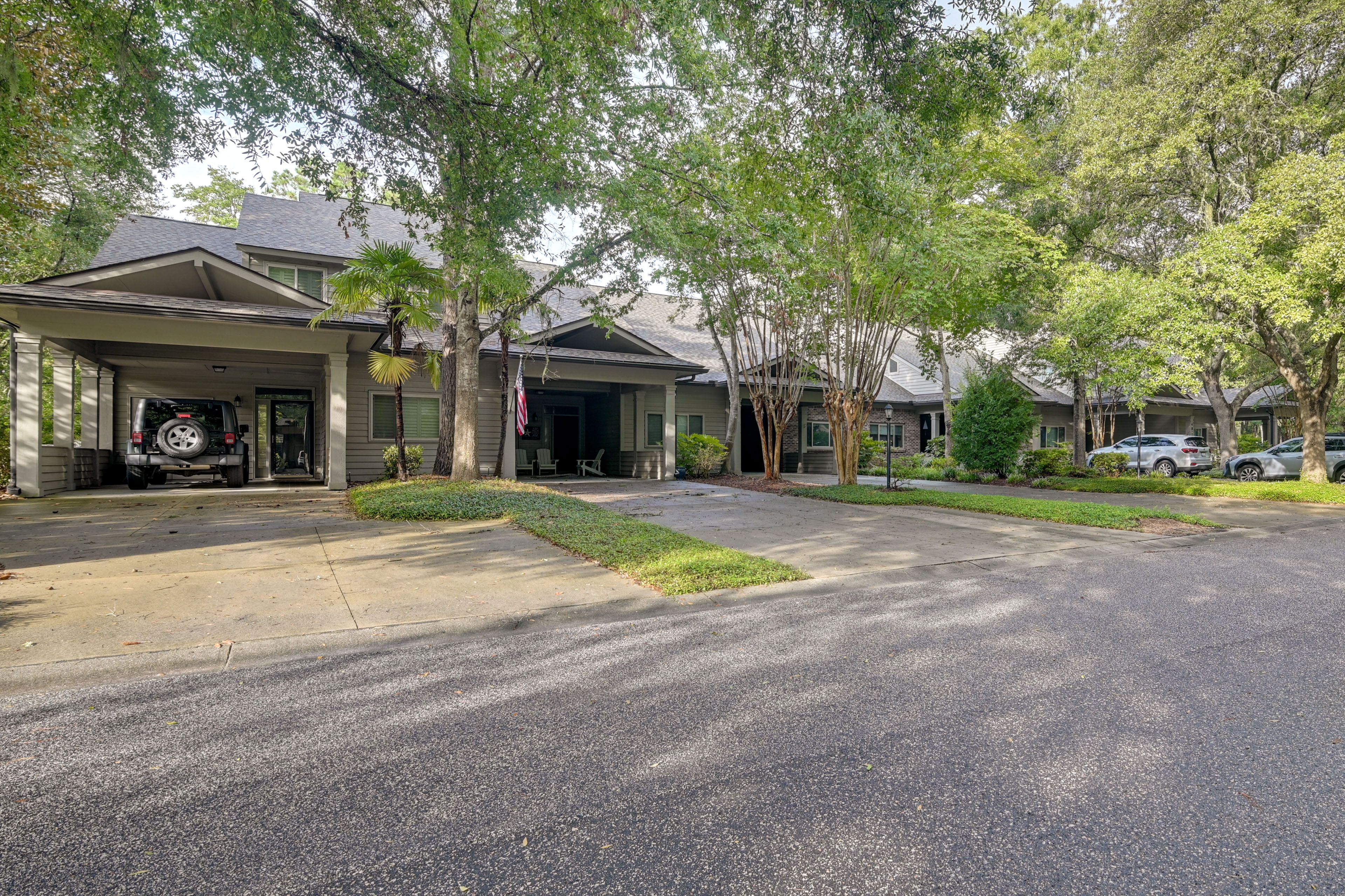 Driveway Parking | 2 Vehicles