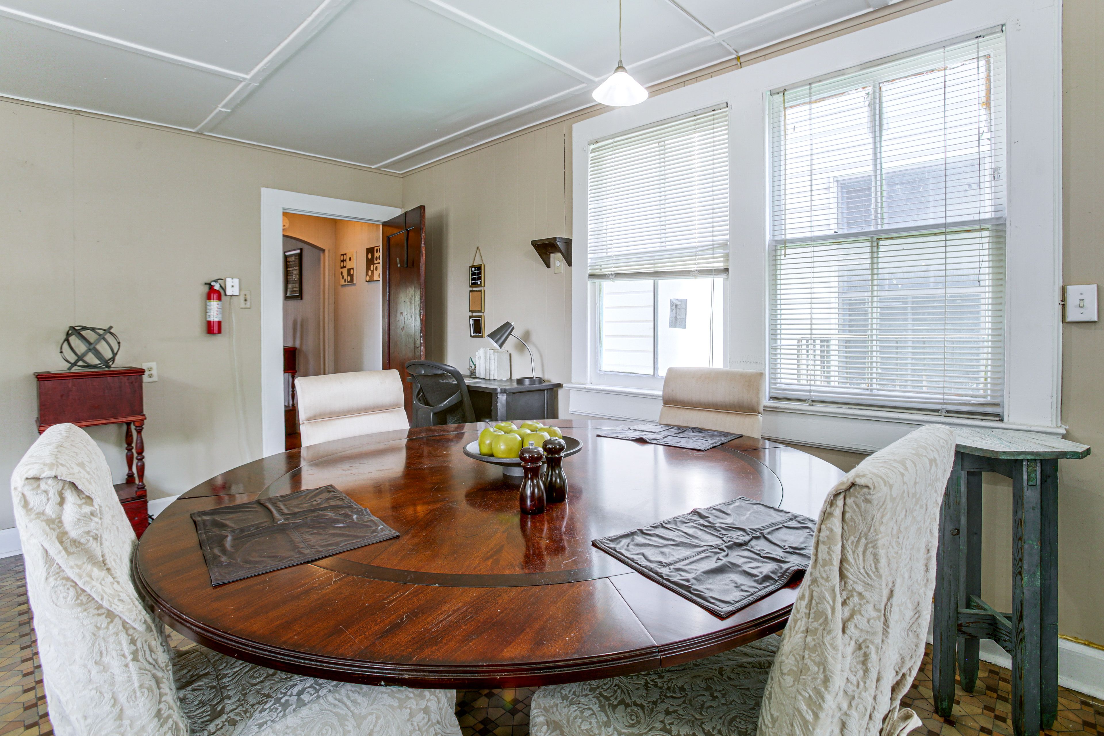Dining Area/Dedicated Workspace | 1st Floor