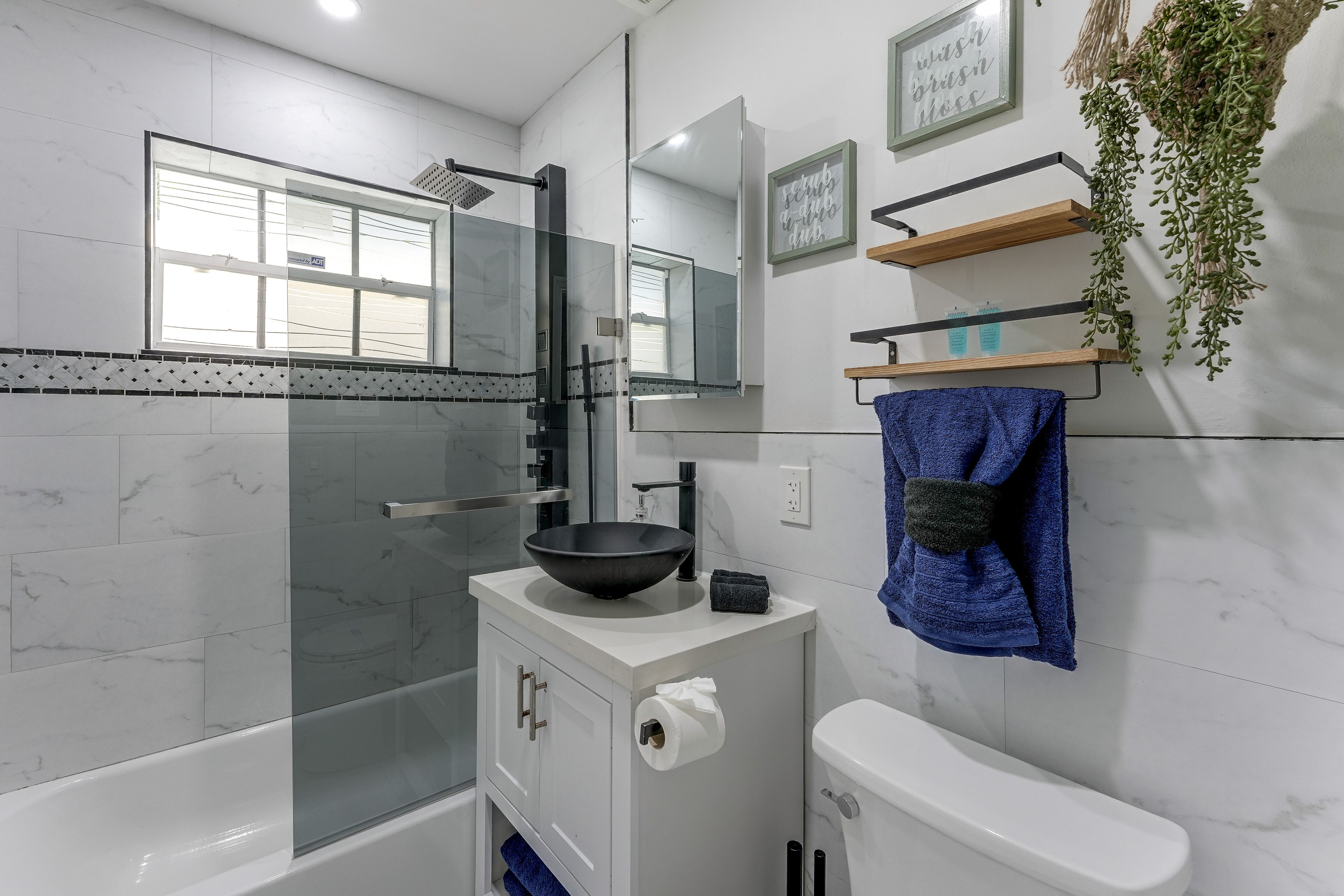 Full Bathroom