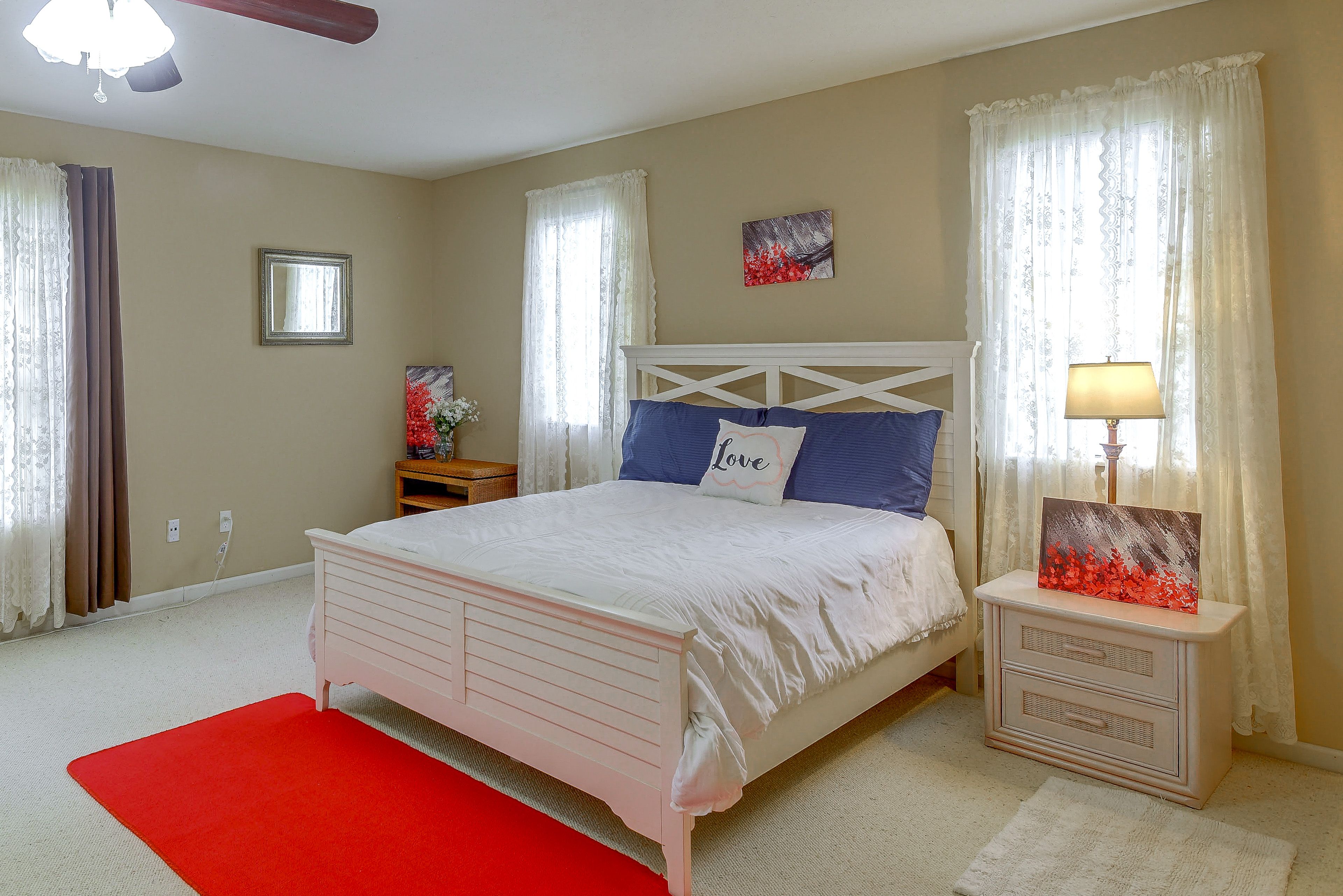 Bedroom 1 | Queen Bed