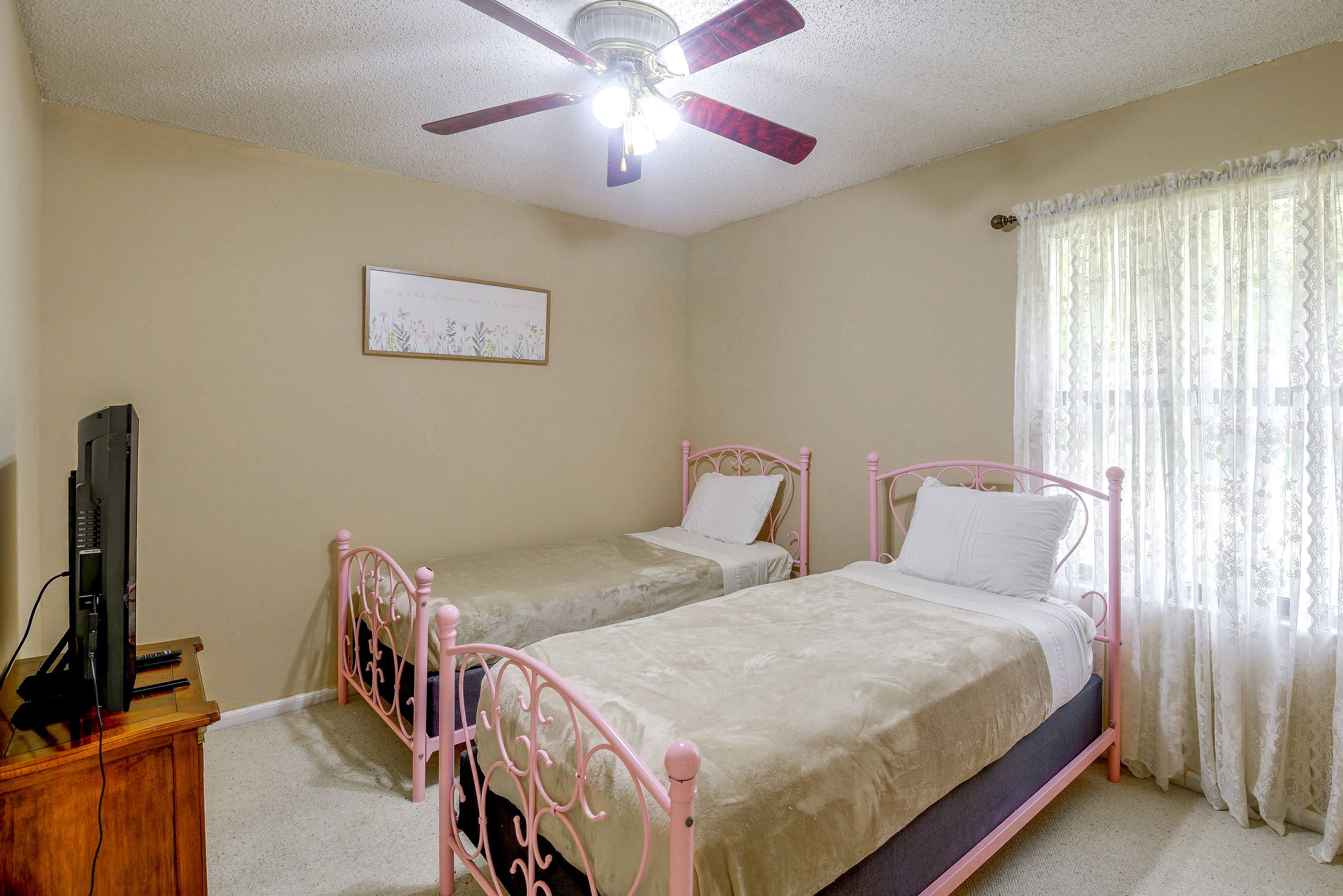 Bedroom 4 | 2 Twin Beds