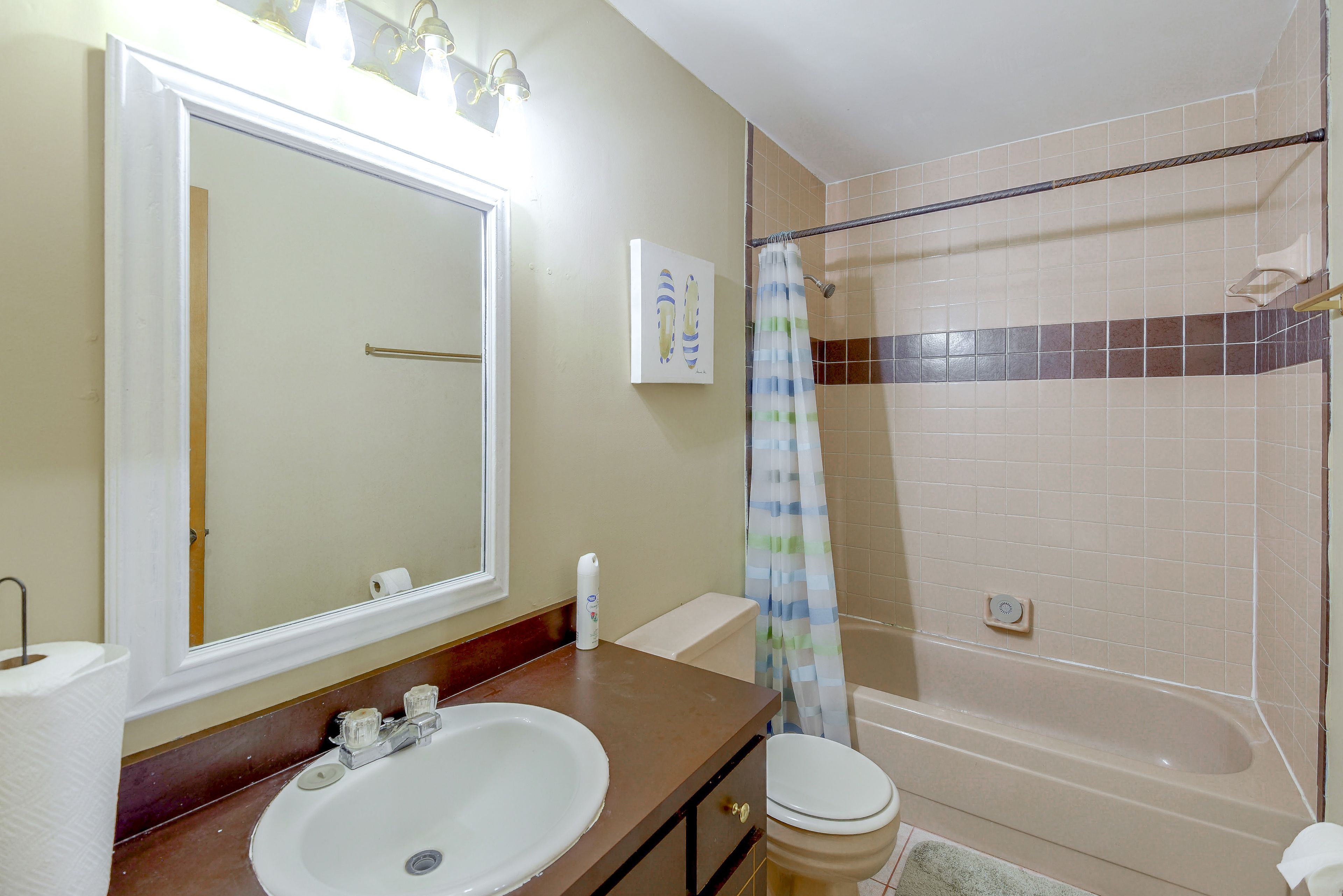 Full Bathroom