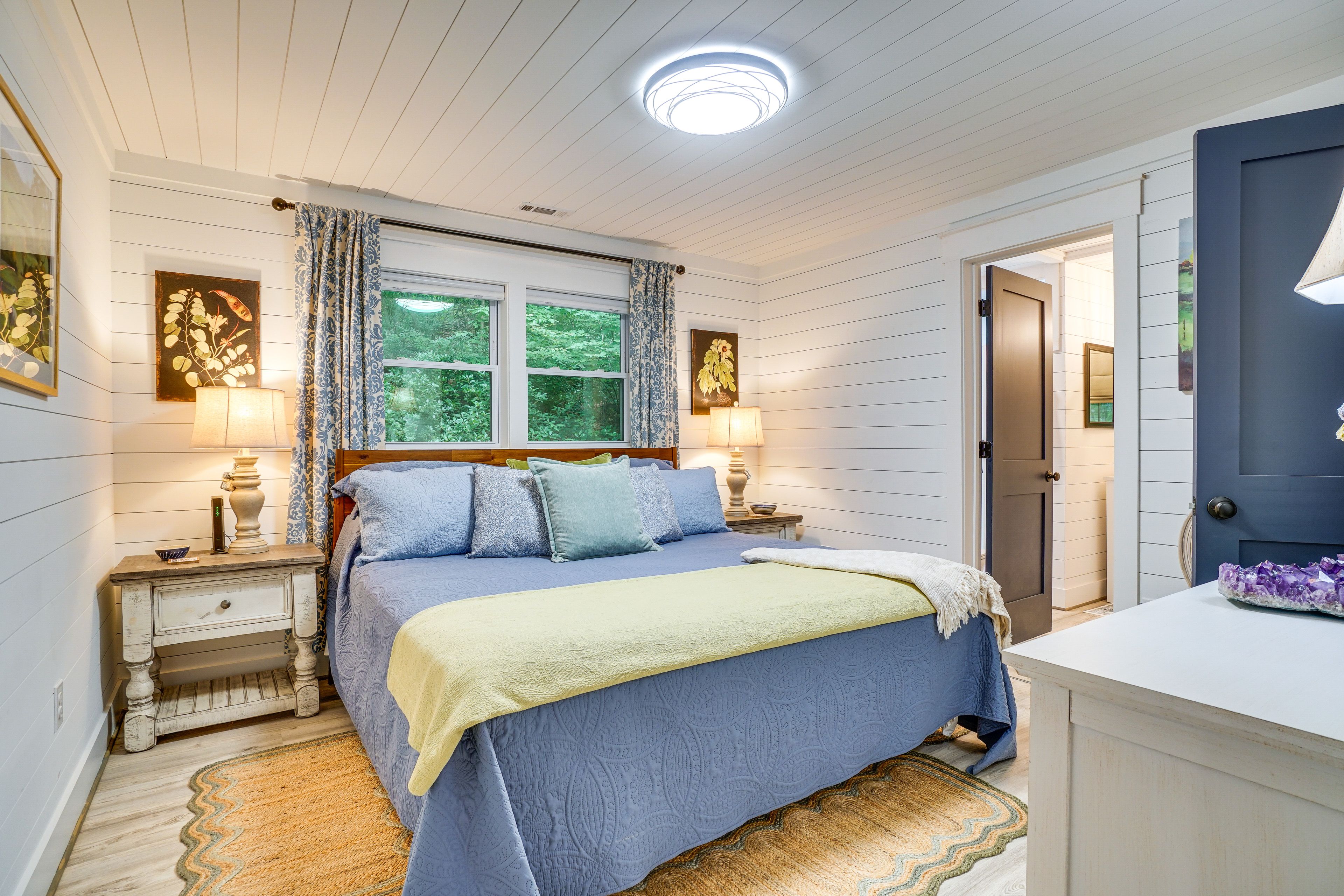 Bedroom 1 | King Bed