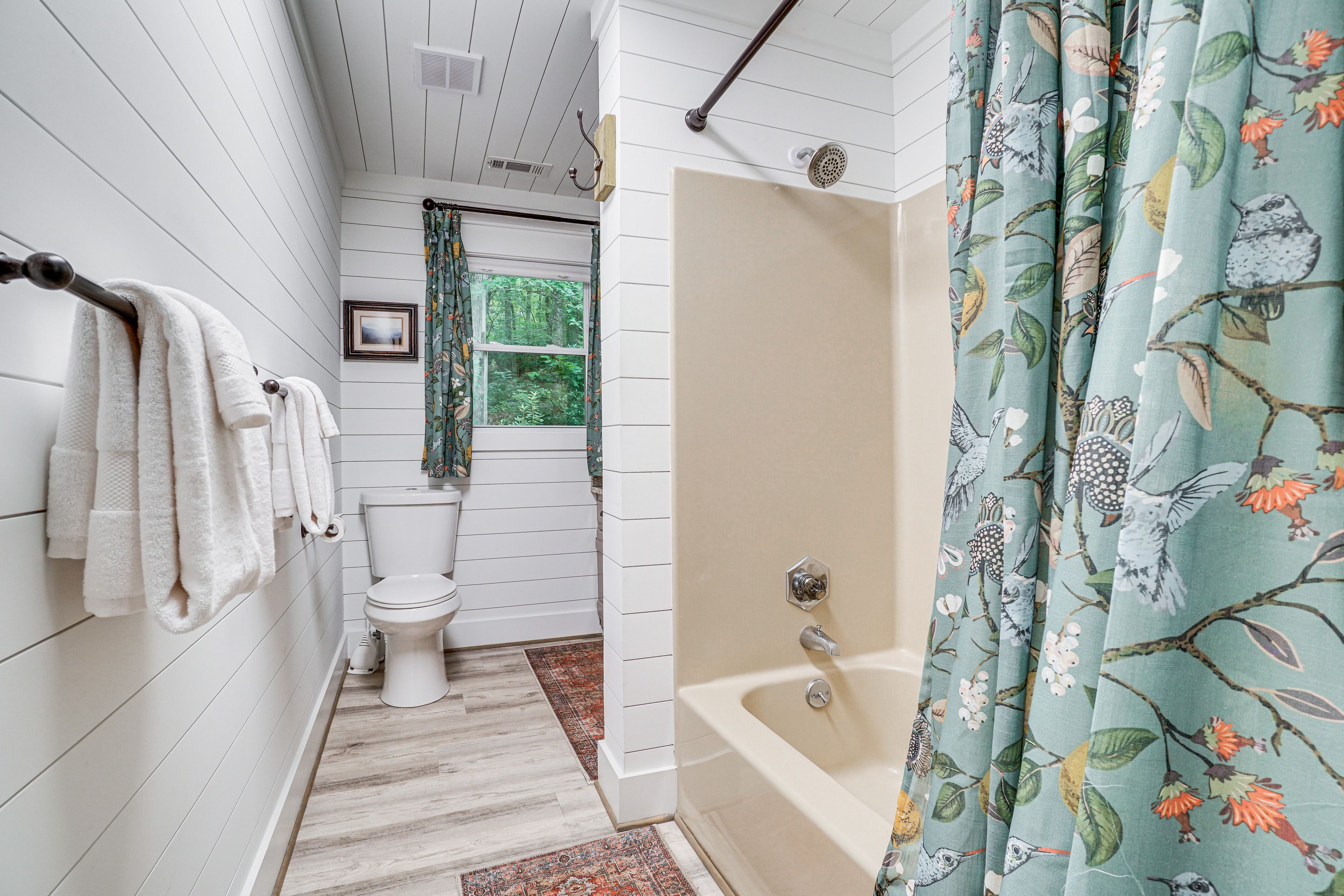 Full Bathroom