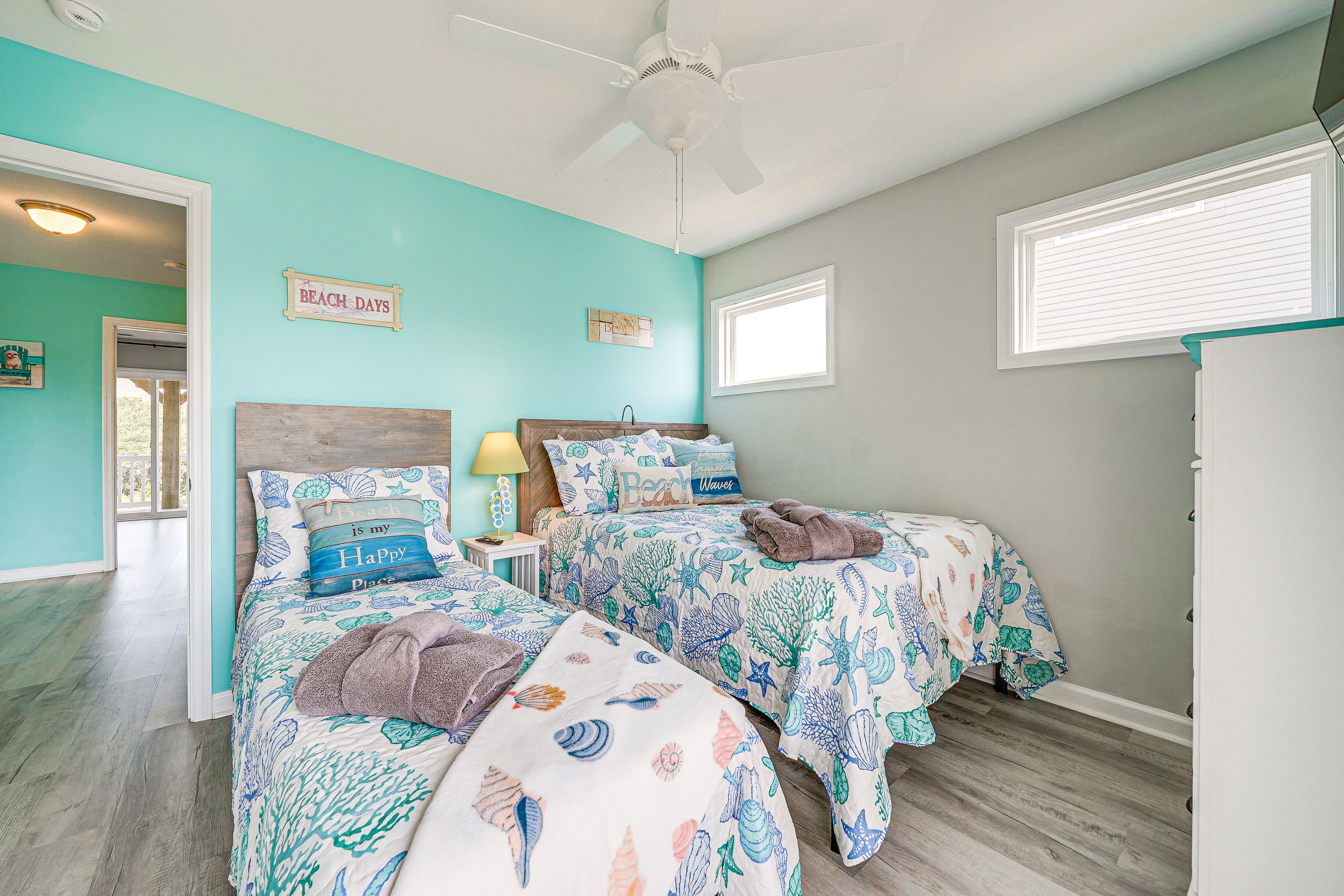 Bedroom | Full Bed | Twin Bed | Smart TV