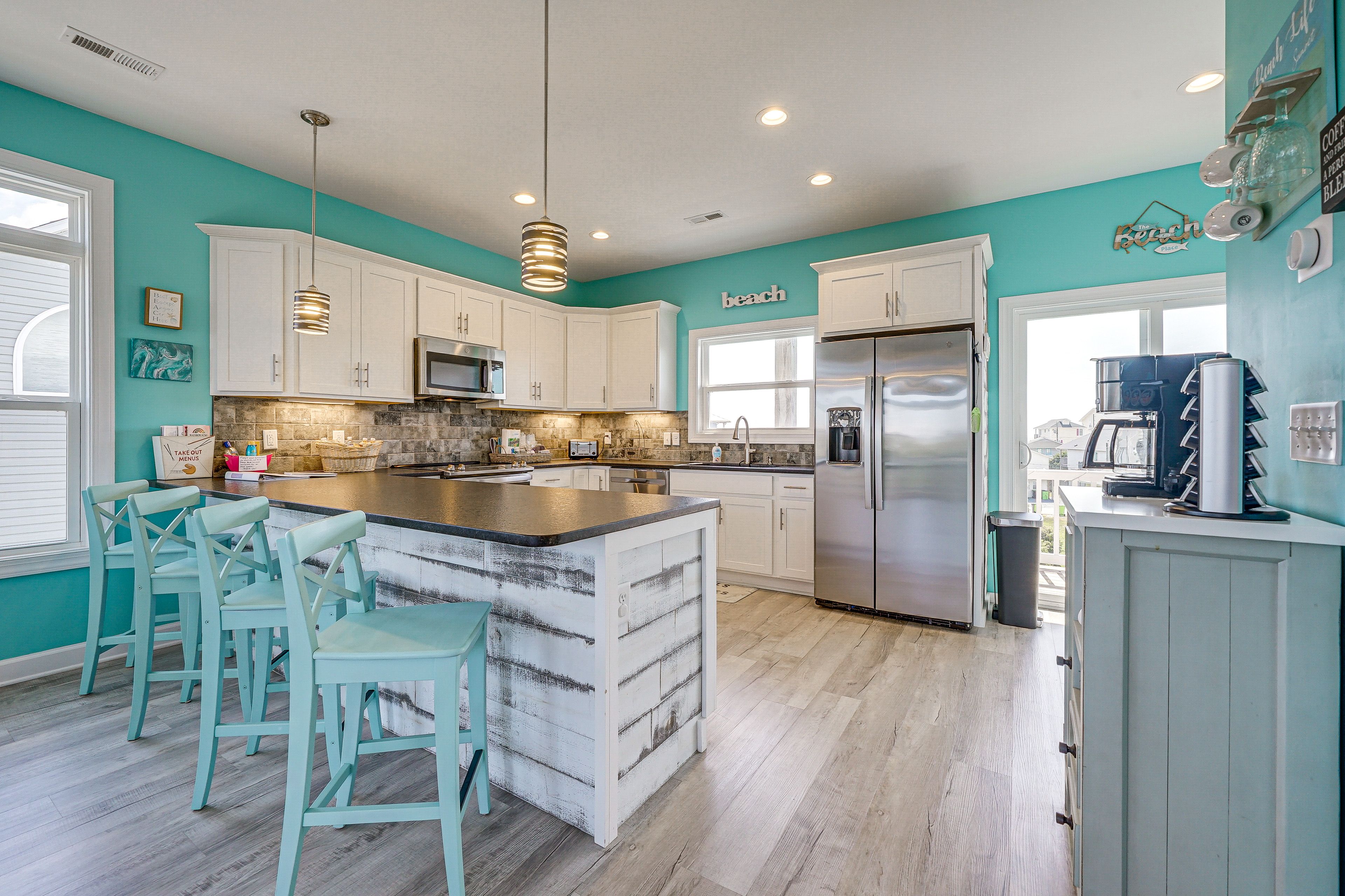 Kitchen | Main Level