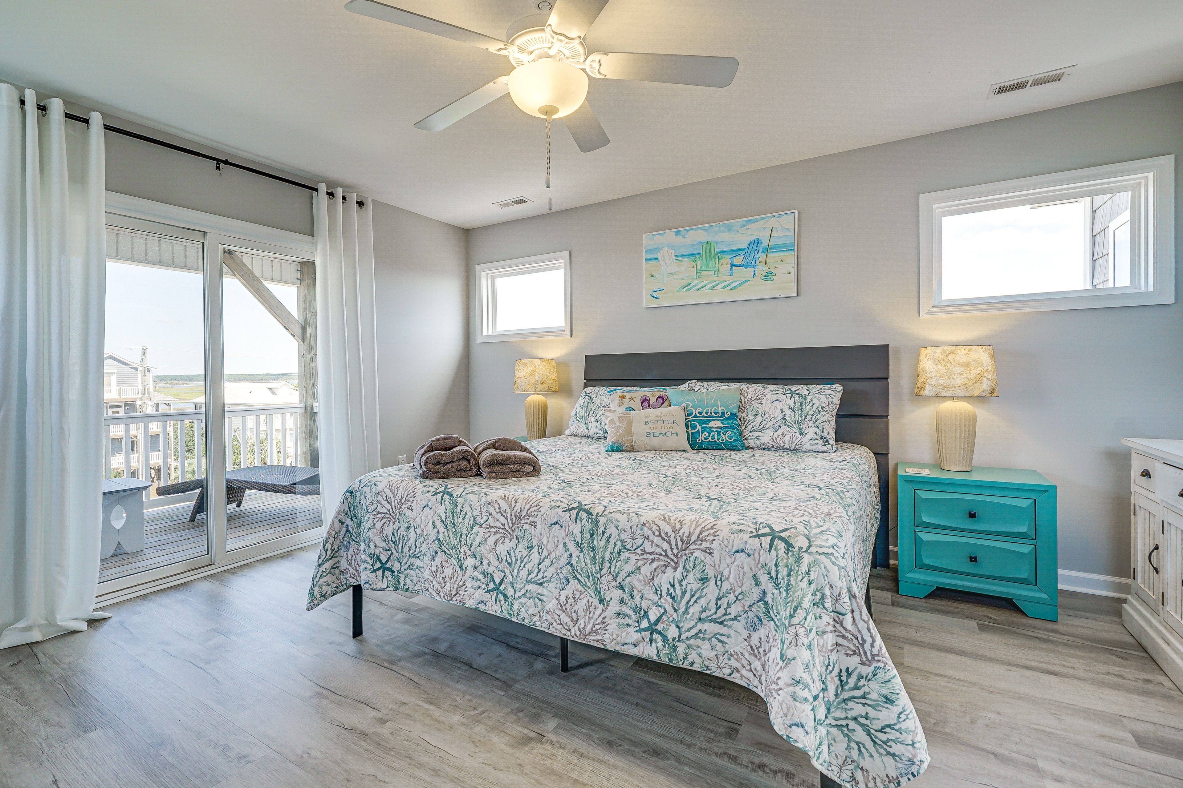 Bedroom | King Bed | Full Sleeper Sofa | Smart TV | Desk