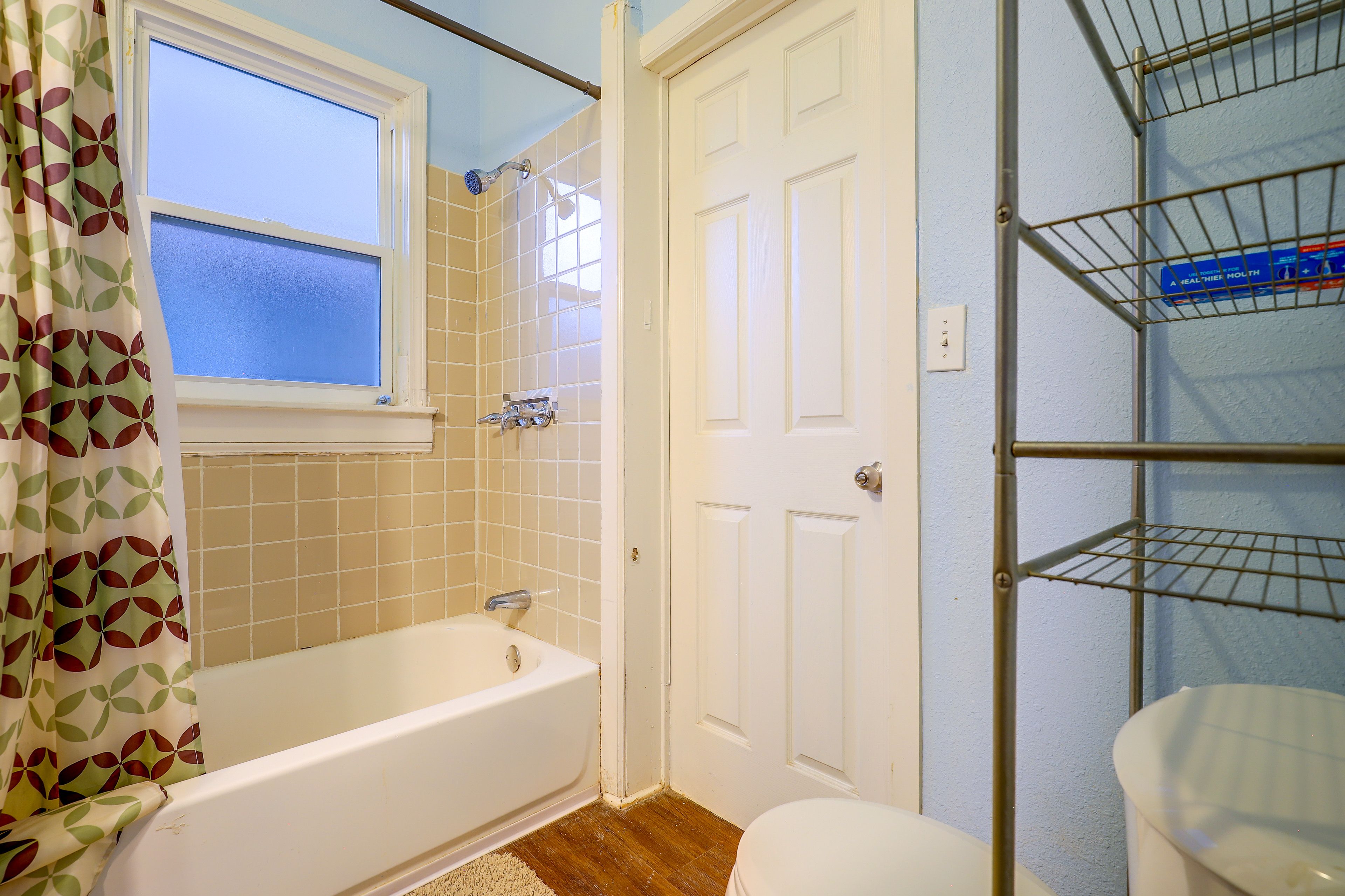 Full Bathroom