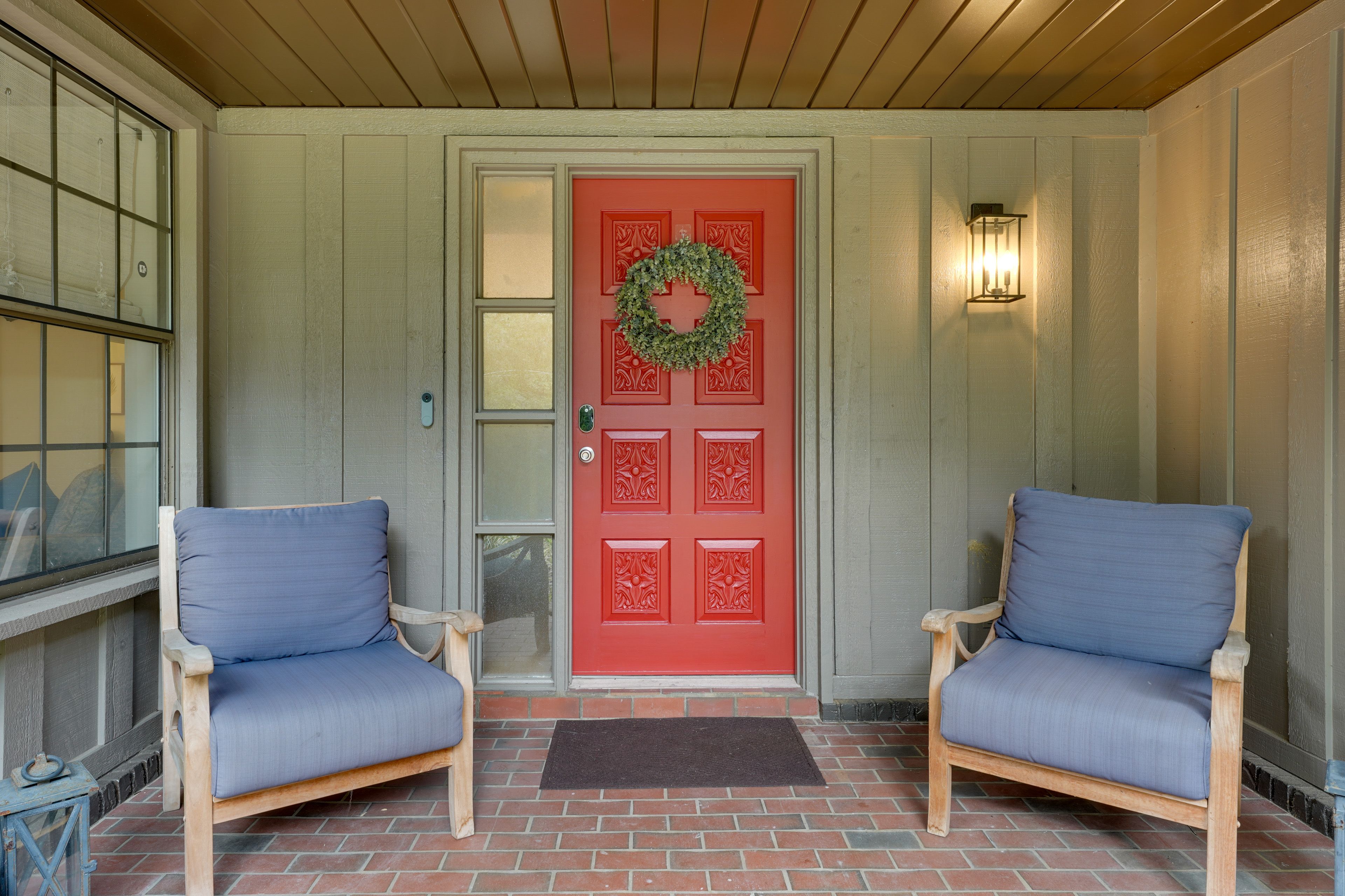 Private Entrance