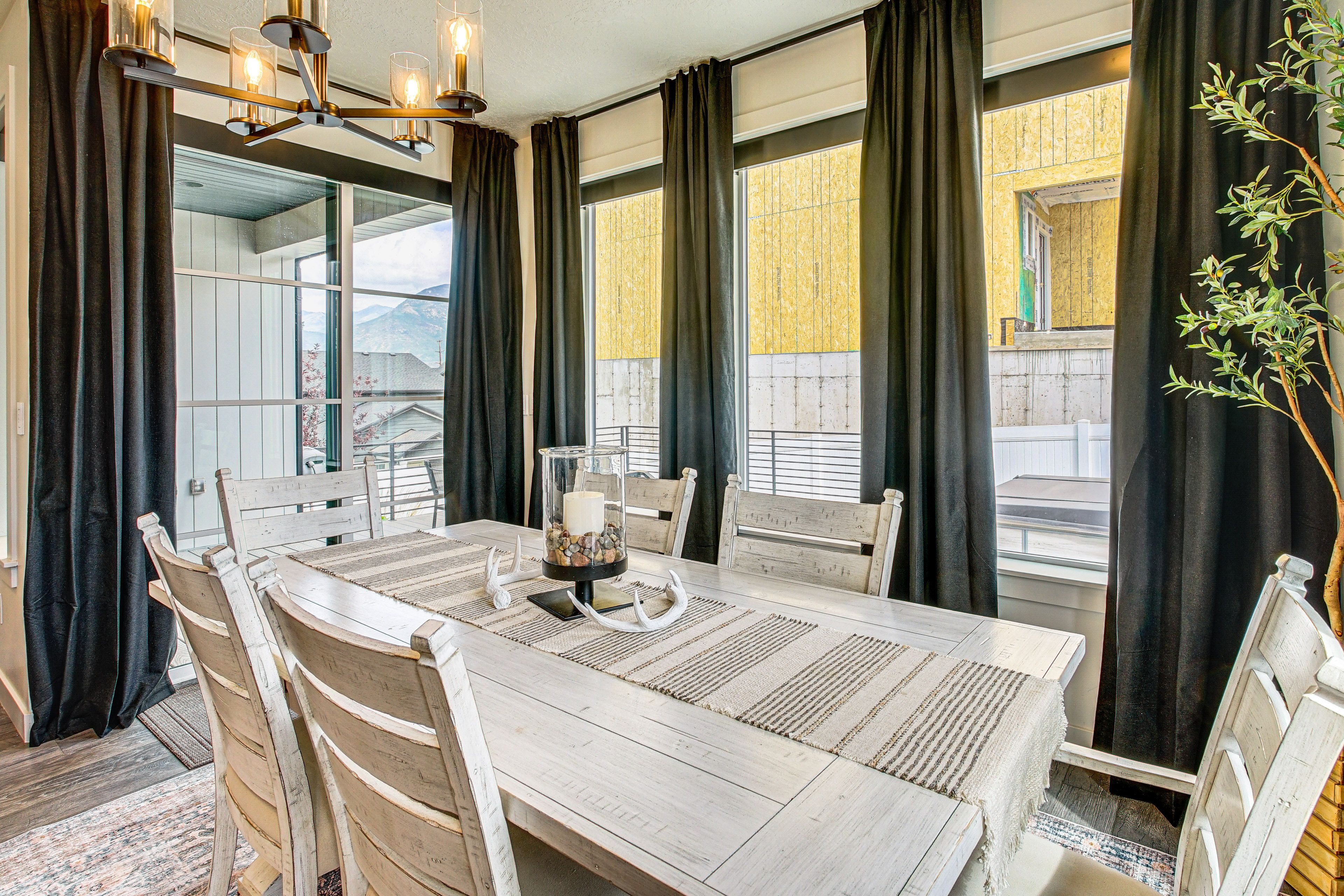 Dining Area | 1st Floor