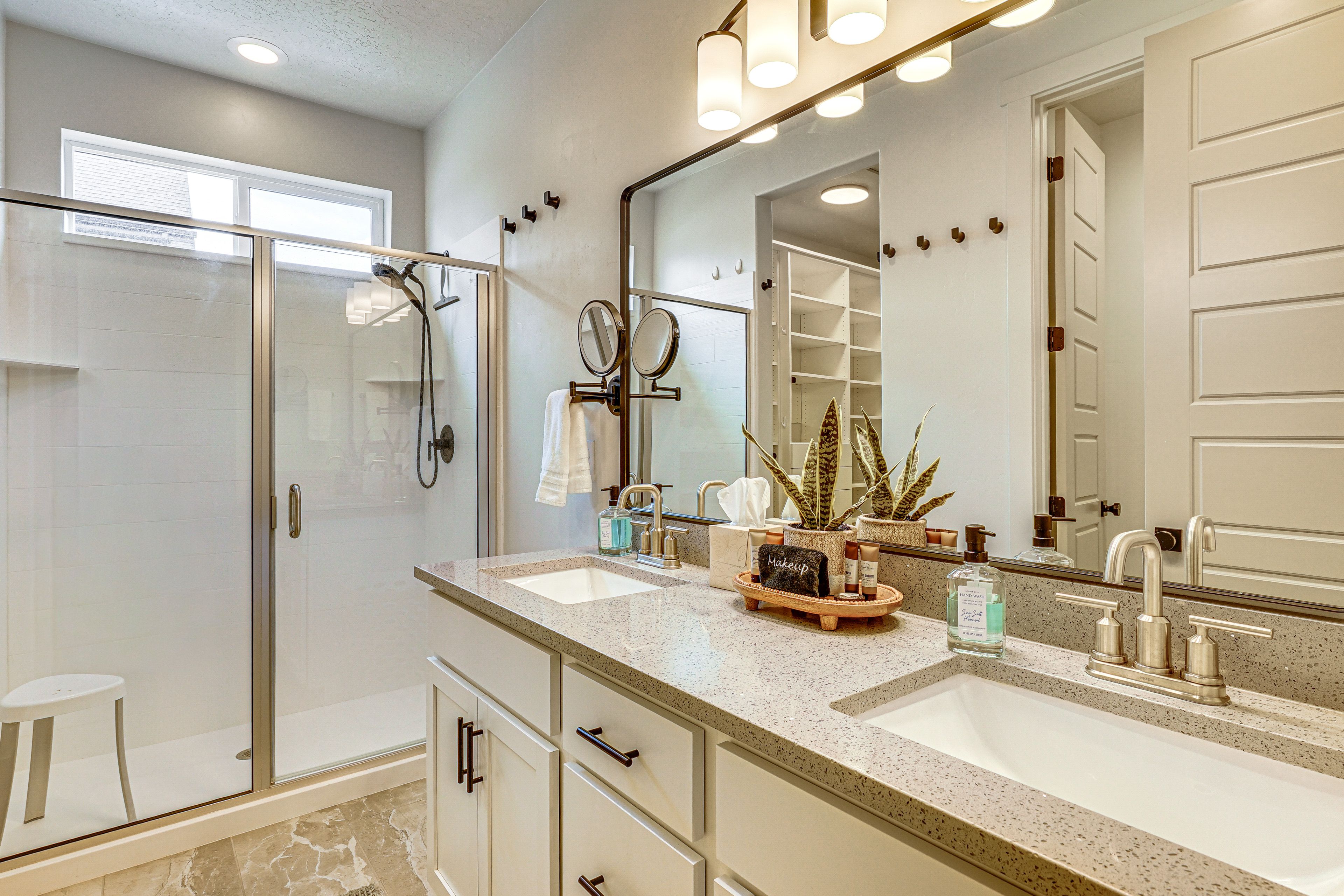 Full Bathroom | 1st Floor