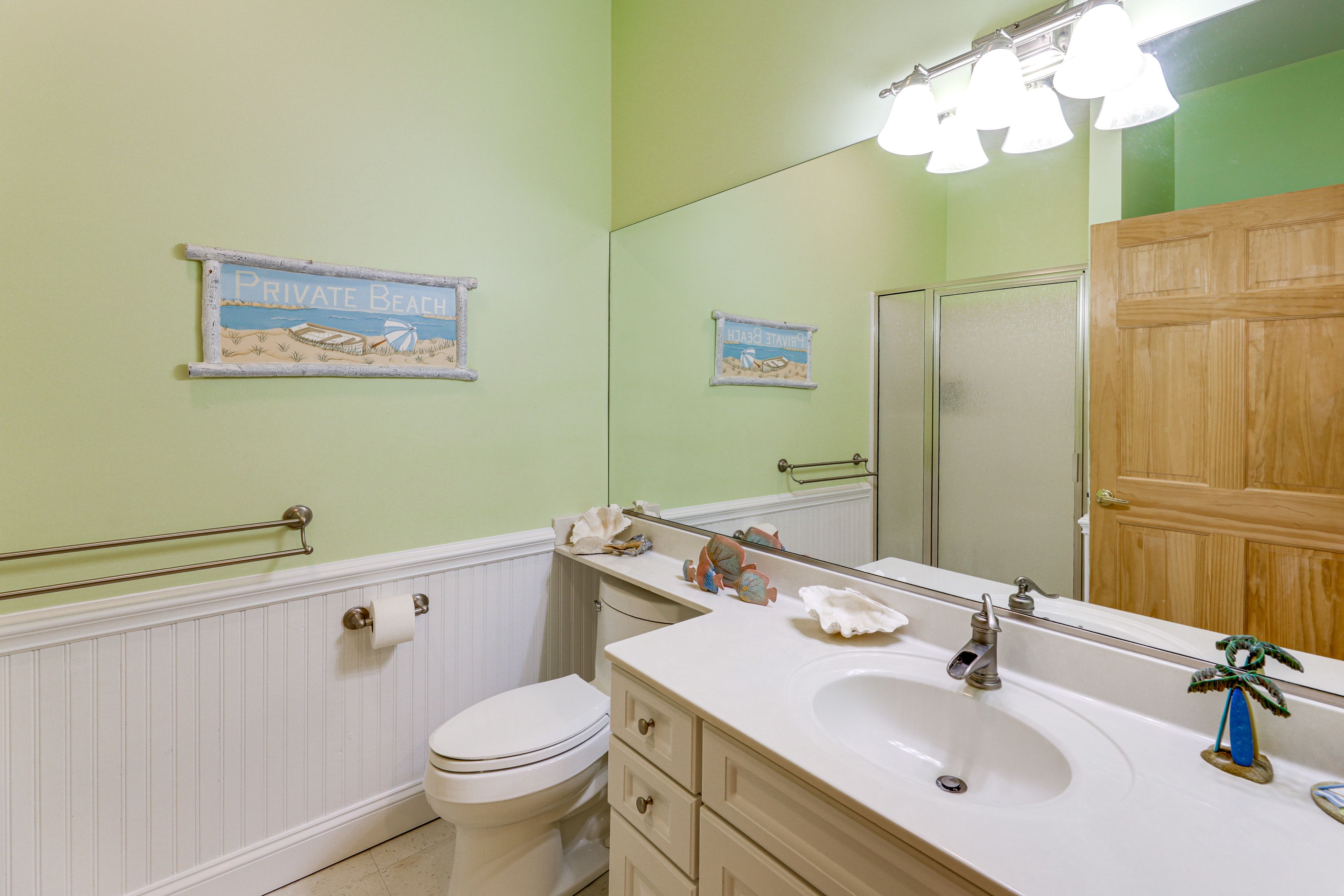 Bathroom | 1st Floor