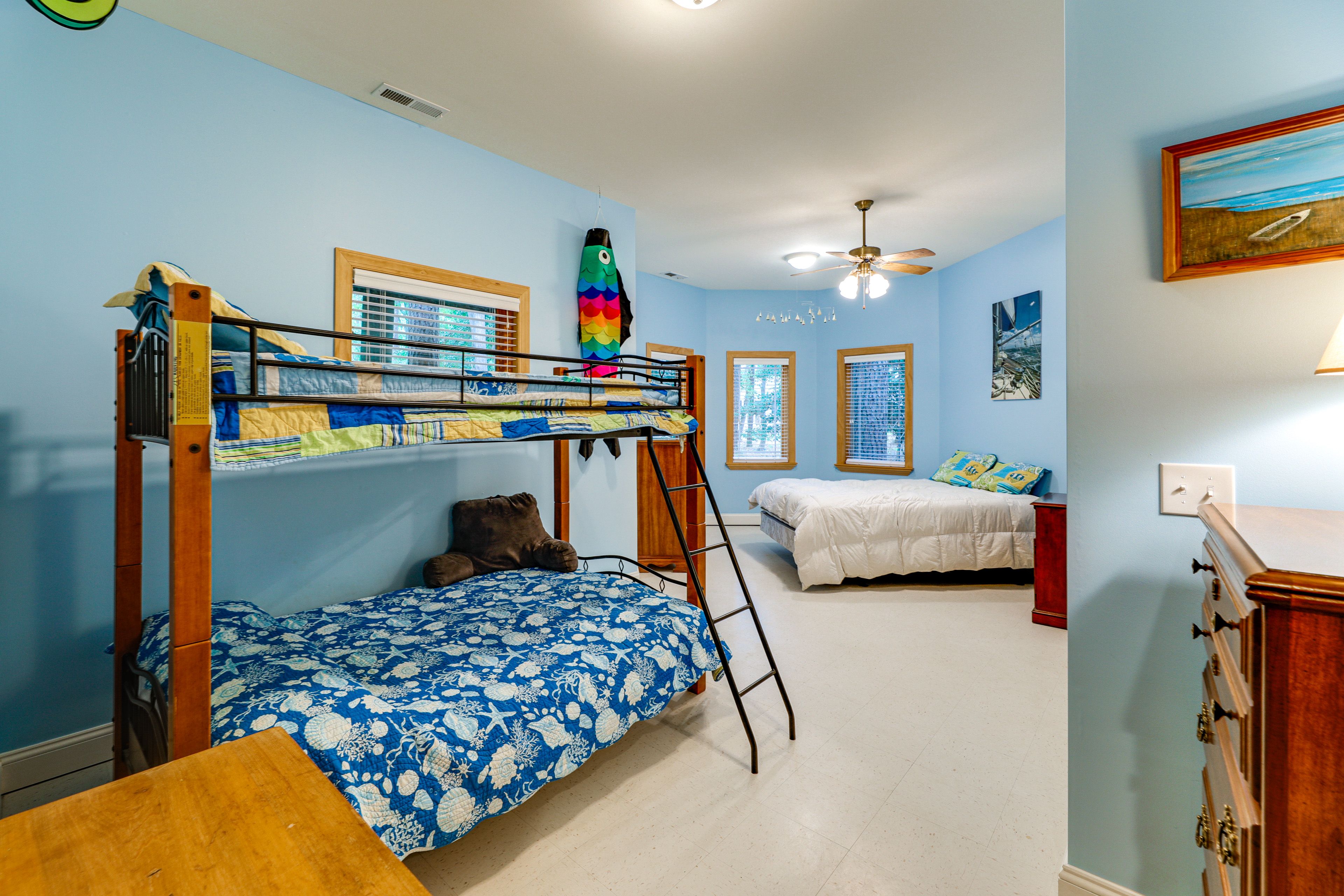 Bedroom 7 | Queen Bed | Twin/Queen Bunk Bed