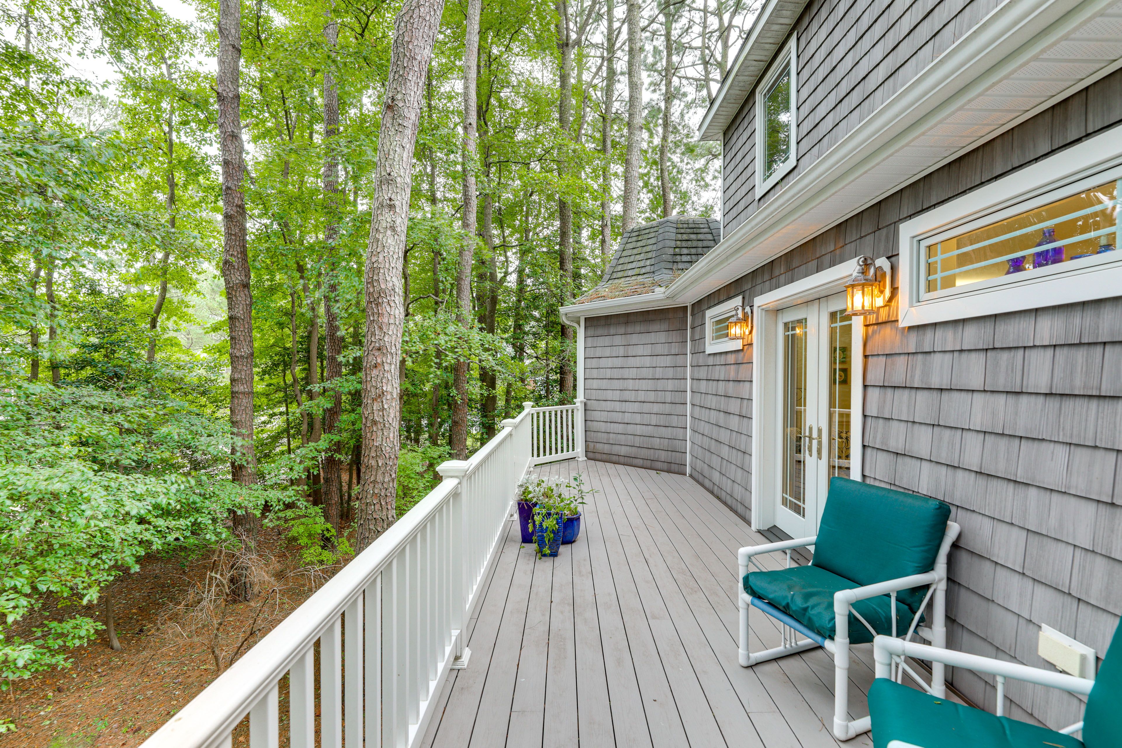 Deck | 2nd Floor