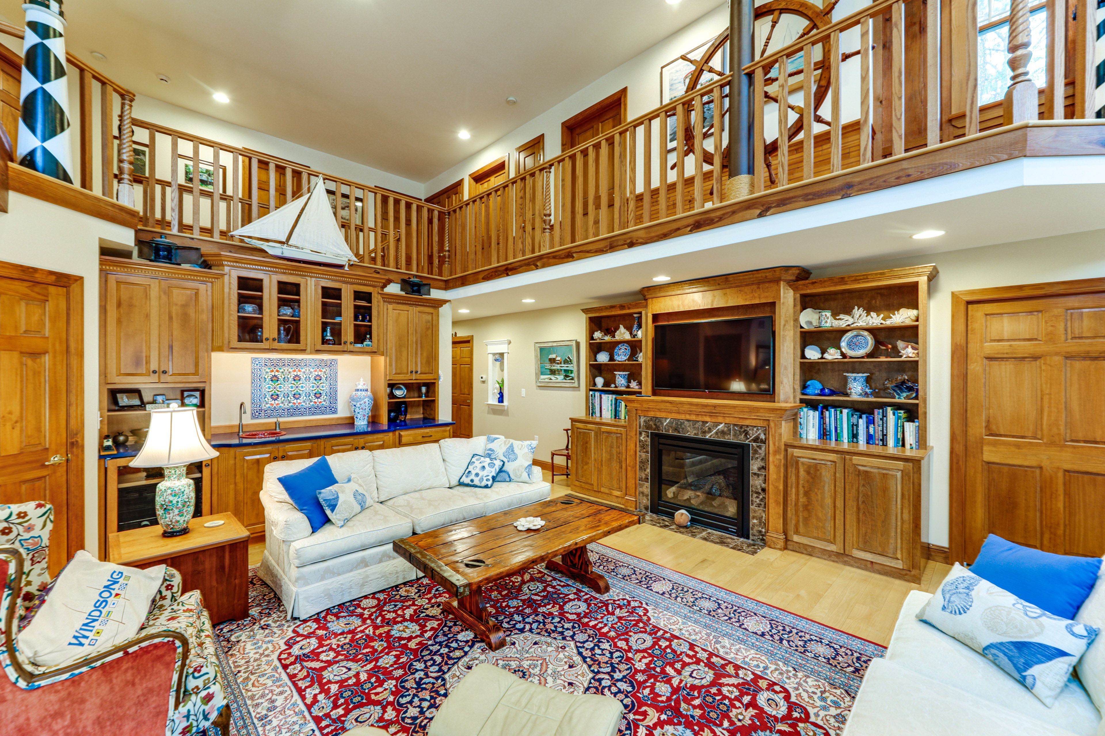Living Room | 2nd Floor