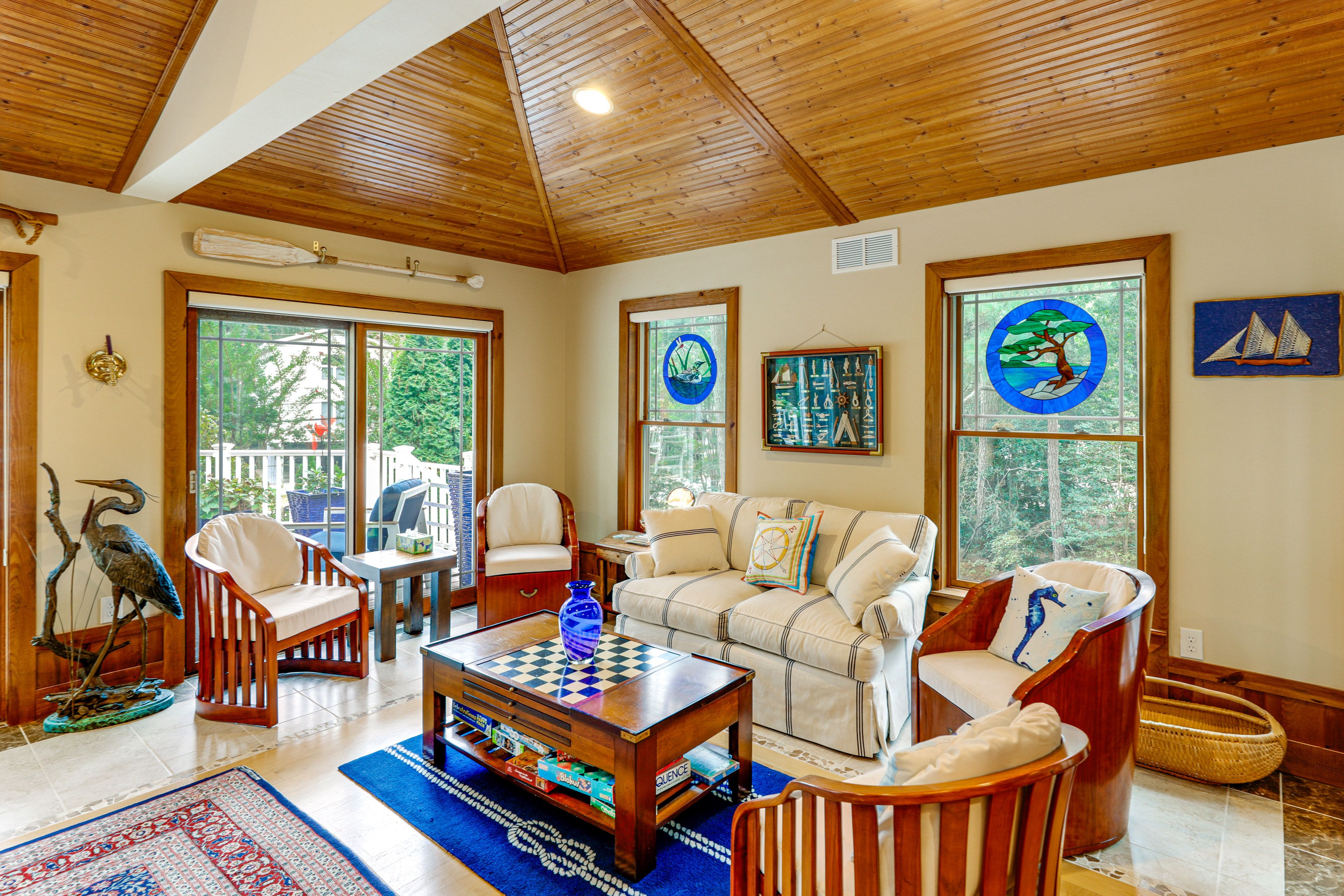 Sitting Area | 2nd Floor