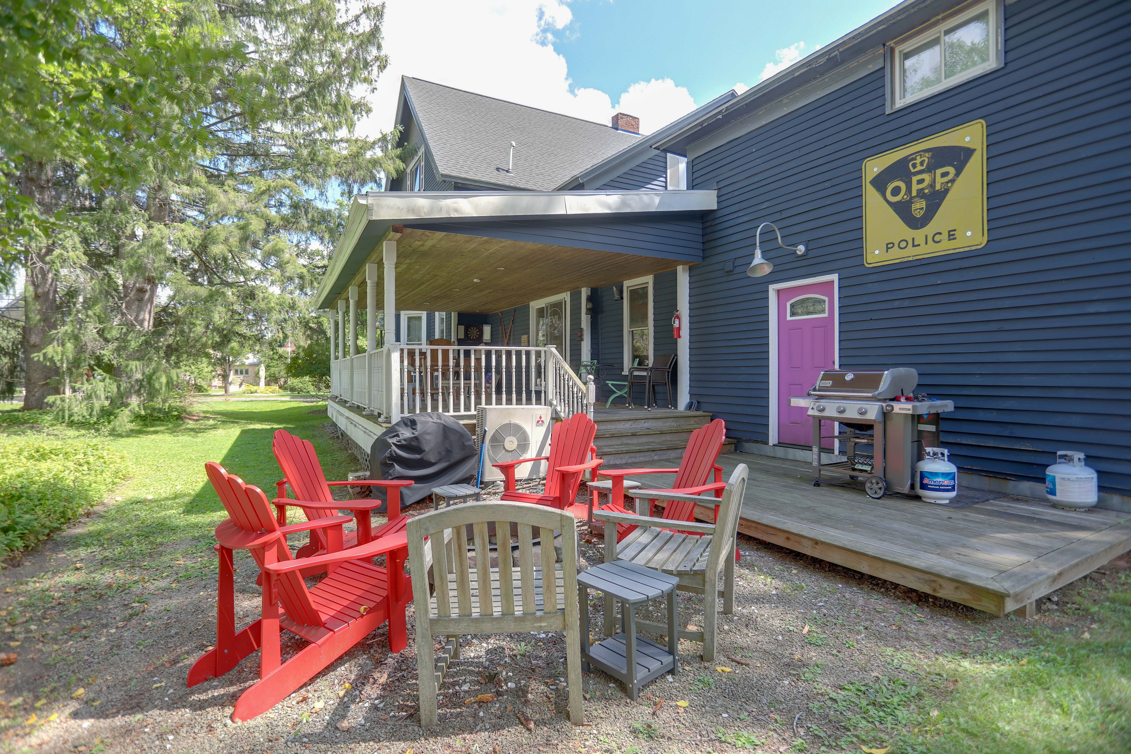 Private Deck & Yard