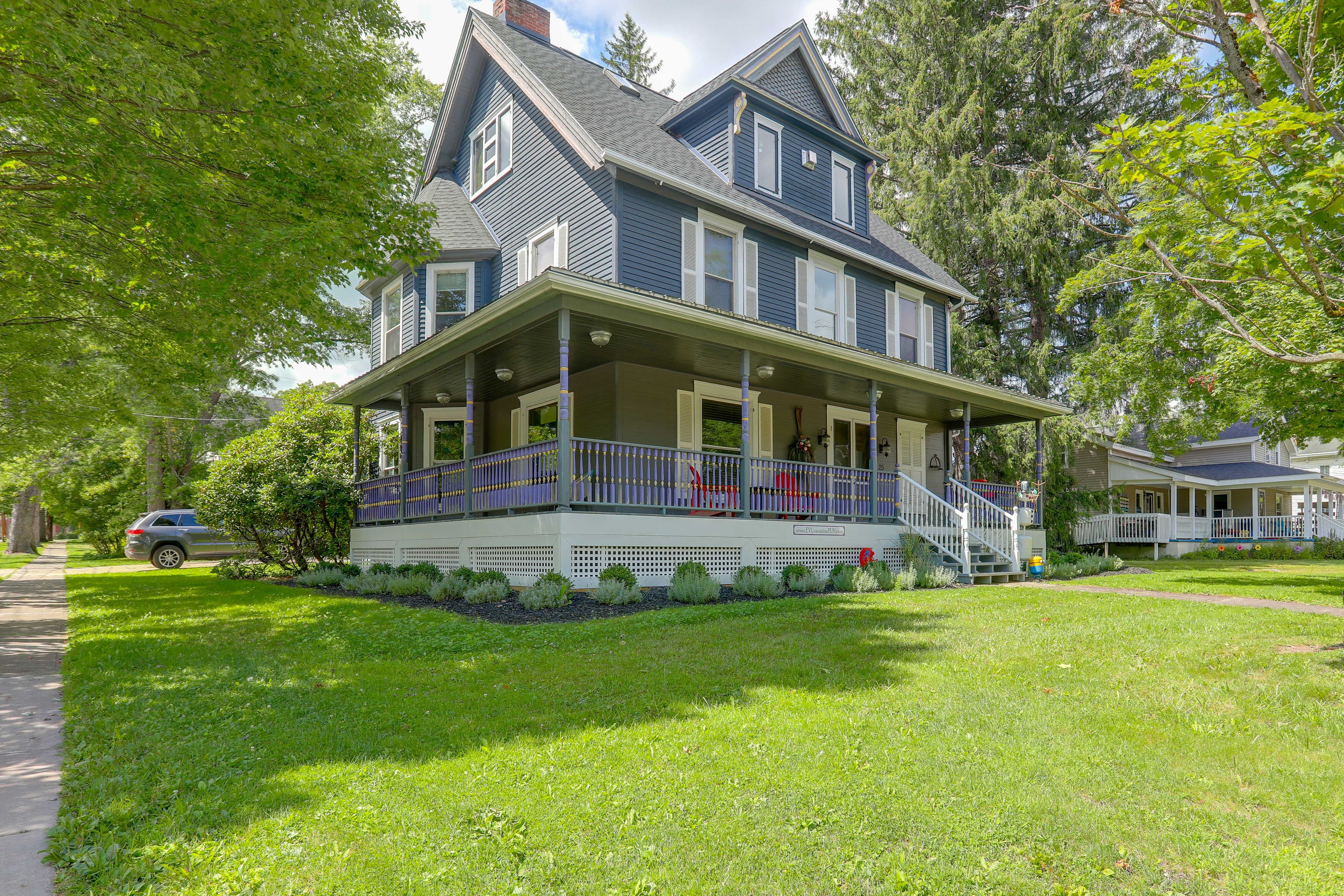 Exterior | Driveway (1 Vehicle) | Free Street Parking