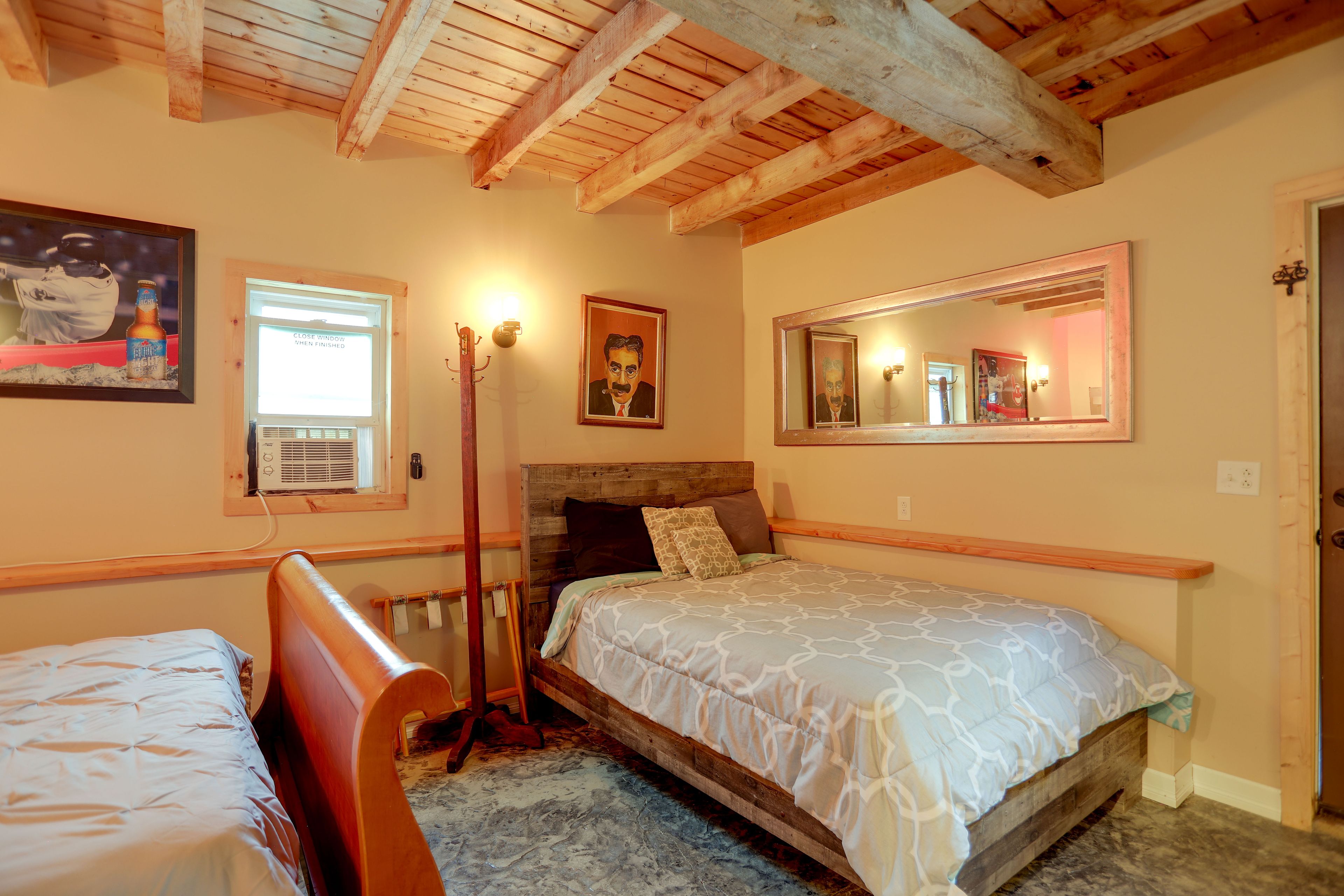 Bedroom 1 | Queen Bed | Full Bed