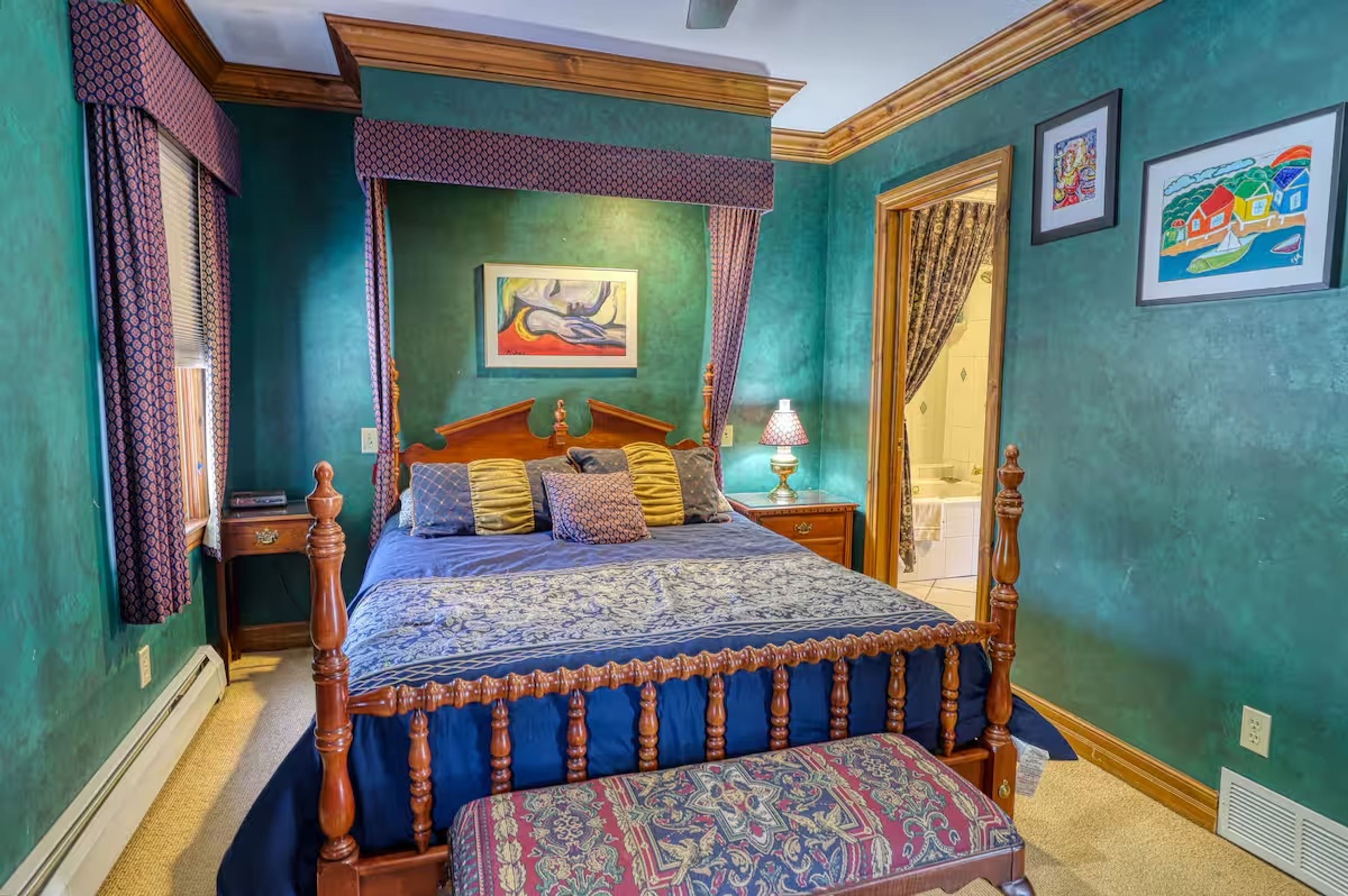 Bedroom 1 | Queen Bed