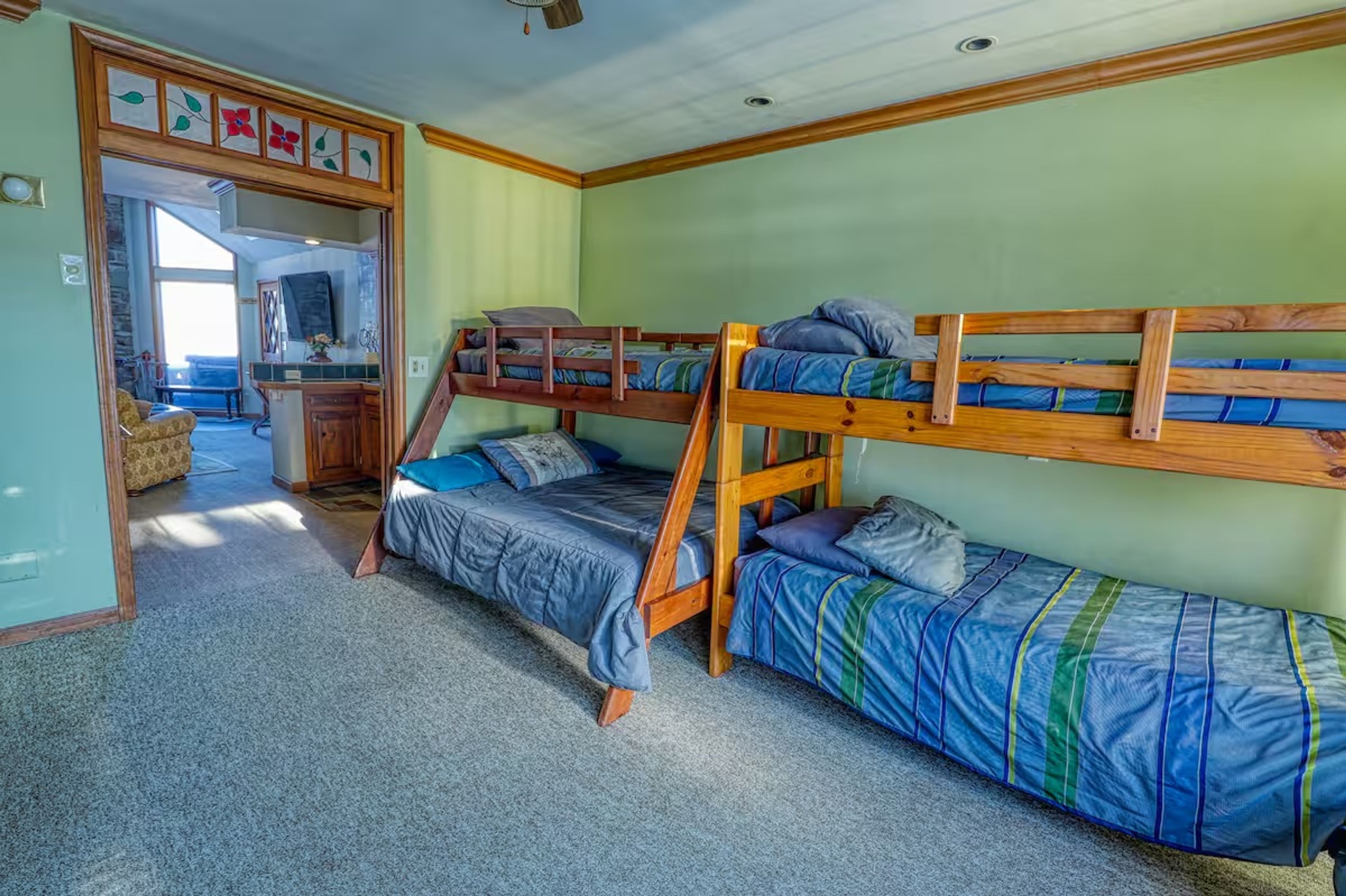 Bedroom 6 | Twin/Full Bunk Bed | Twin Bunk Bed