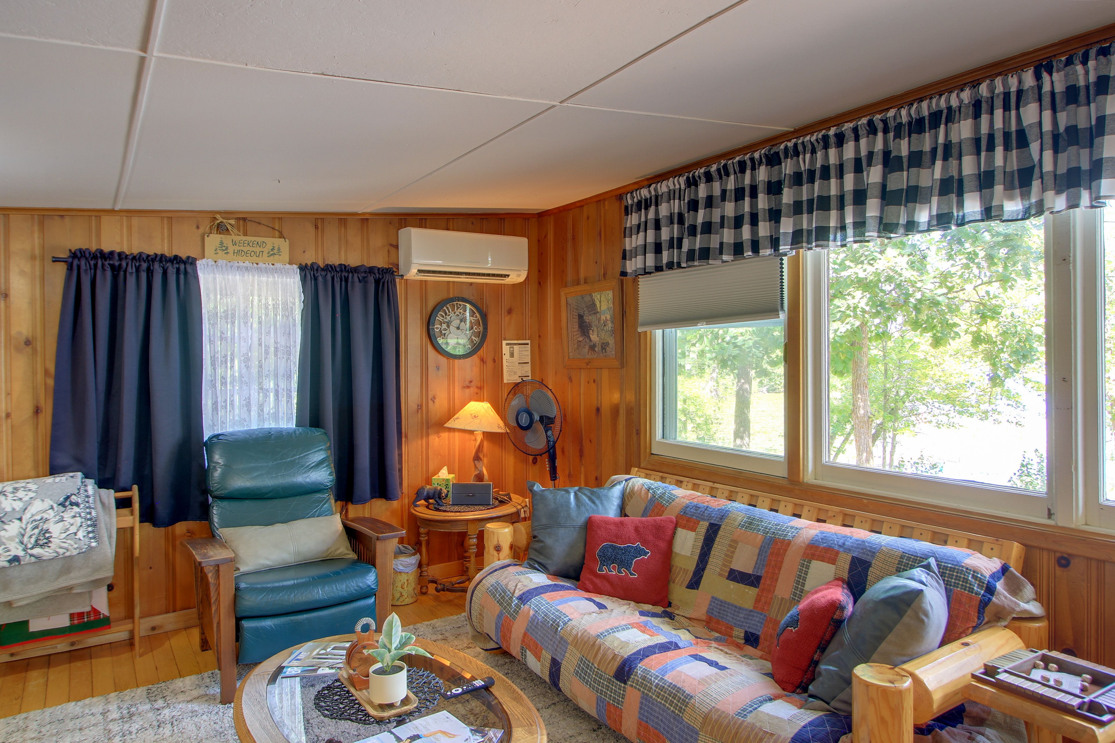 Living Room | Full Futon