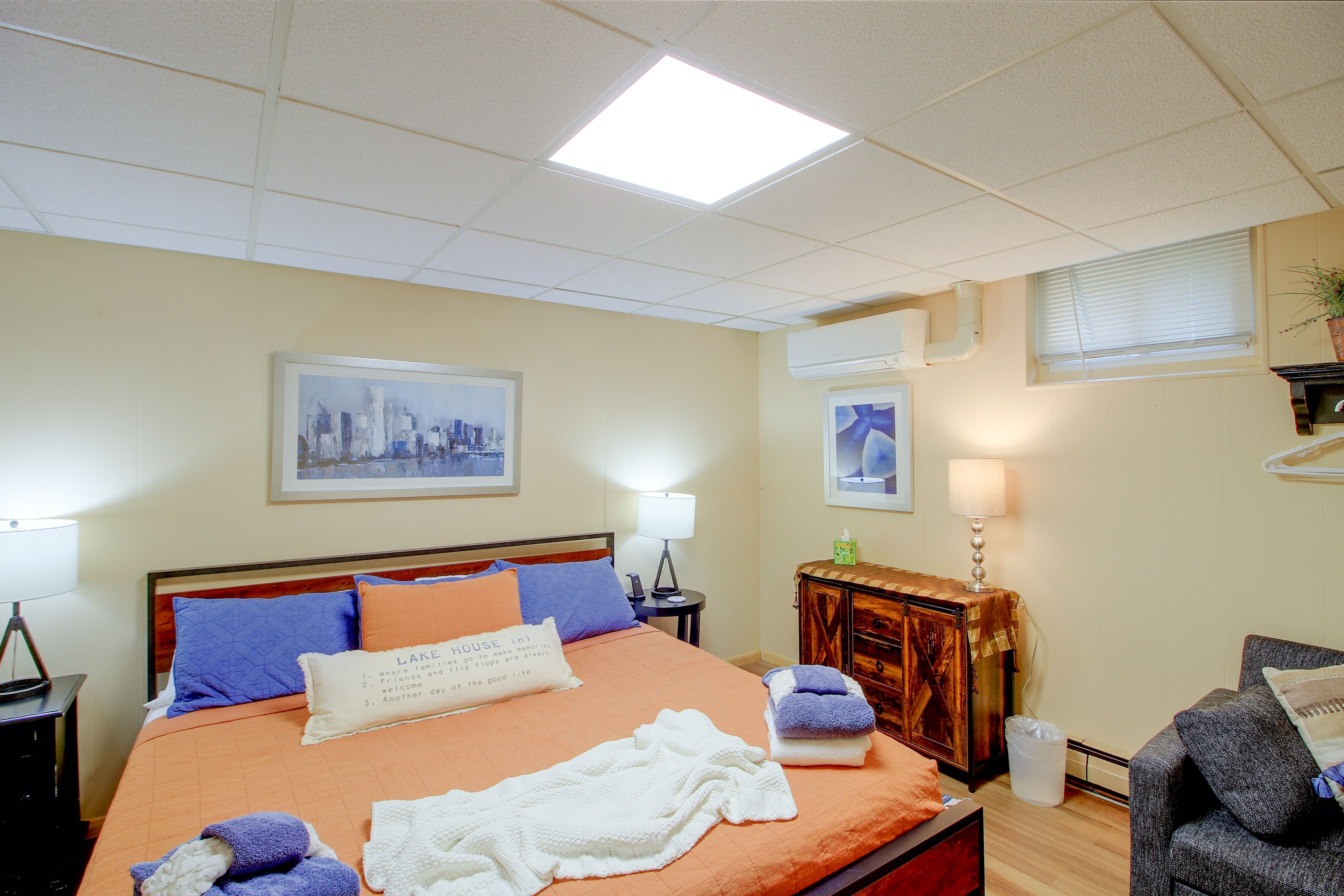 Bedroom 1 | King Bed
