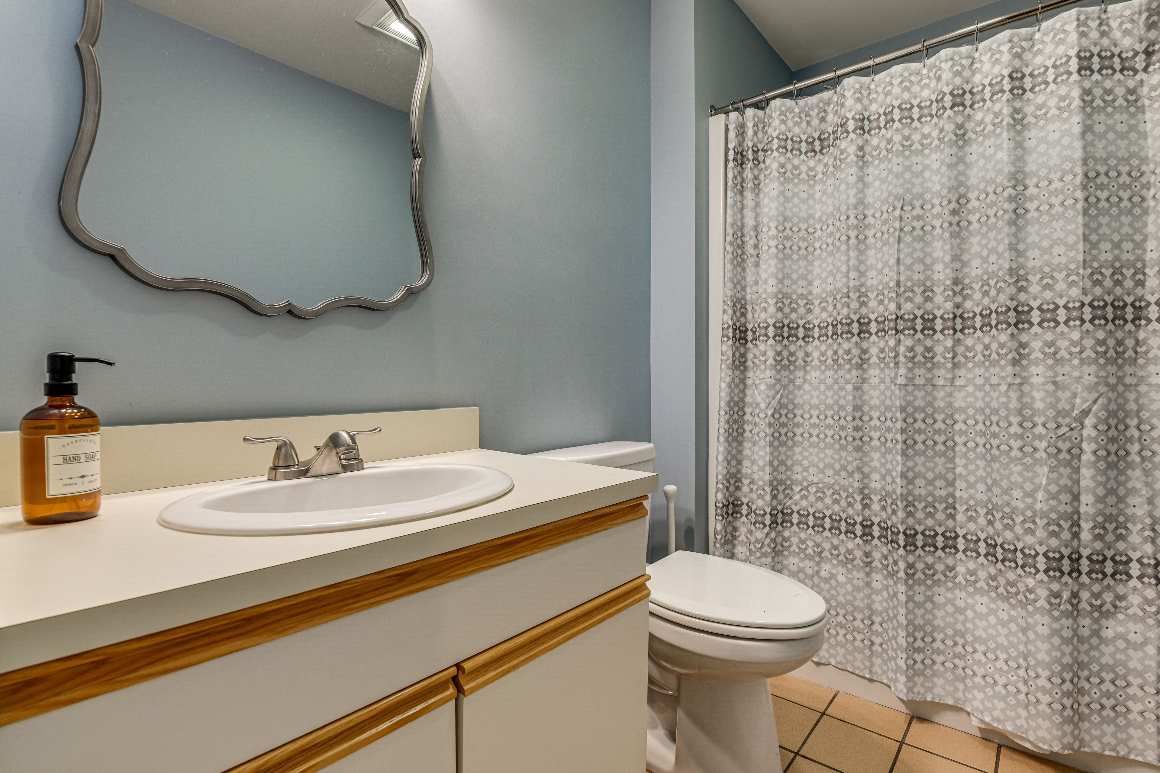 Full Bathroom | 2nd Floor