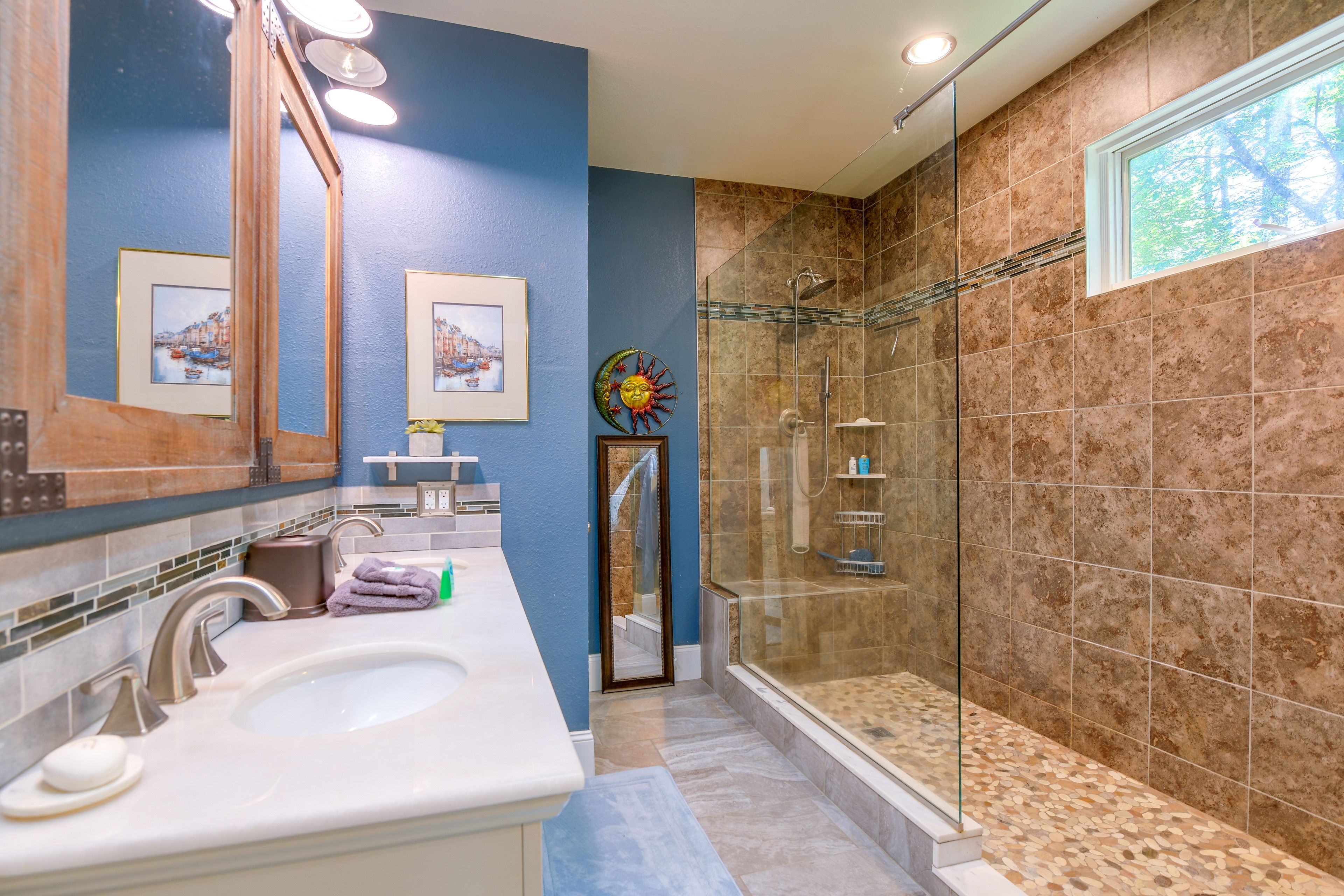 En-Suite Bathroom