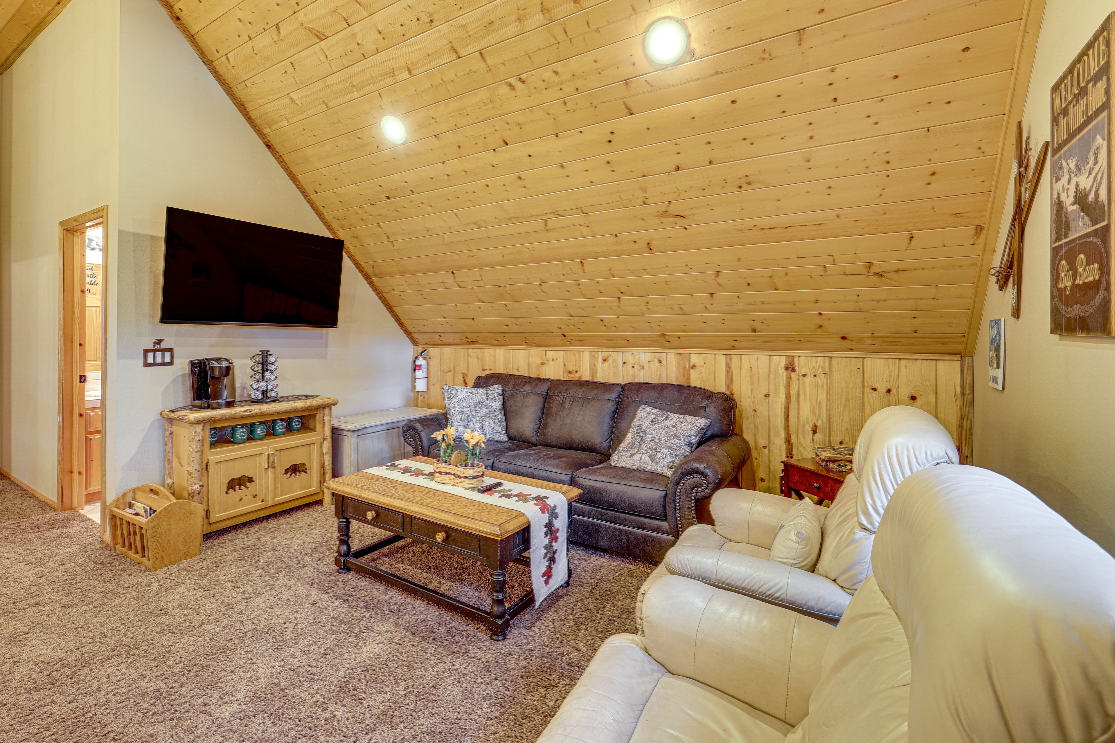 Loft | Smart TV | 2nd Floor