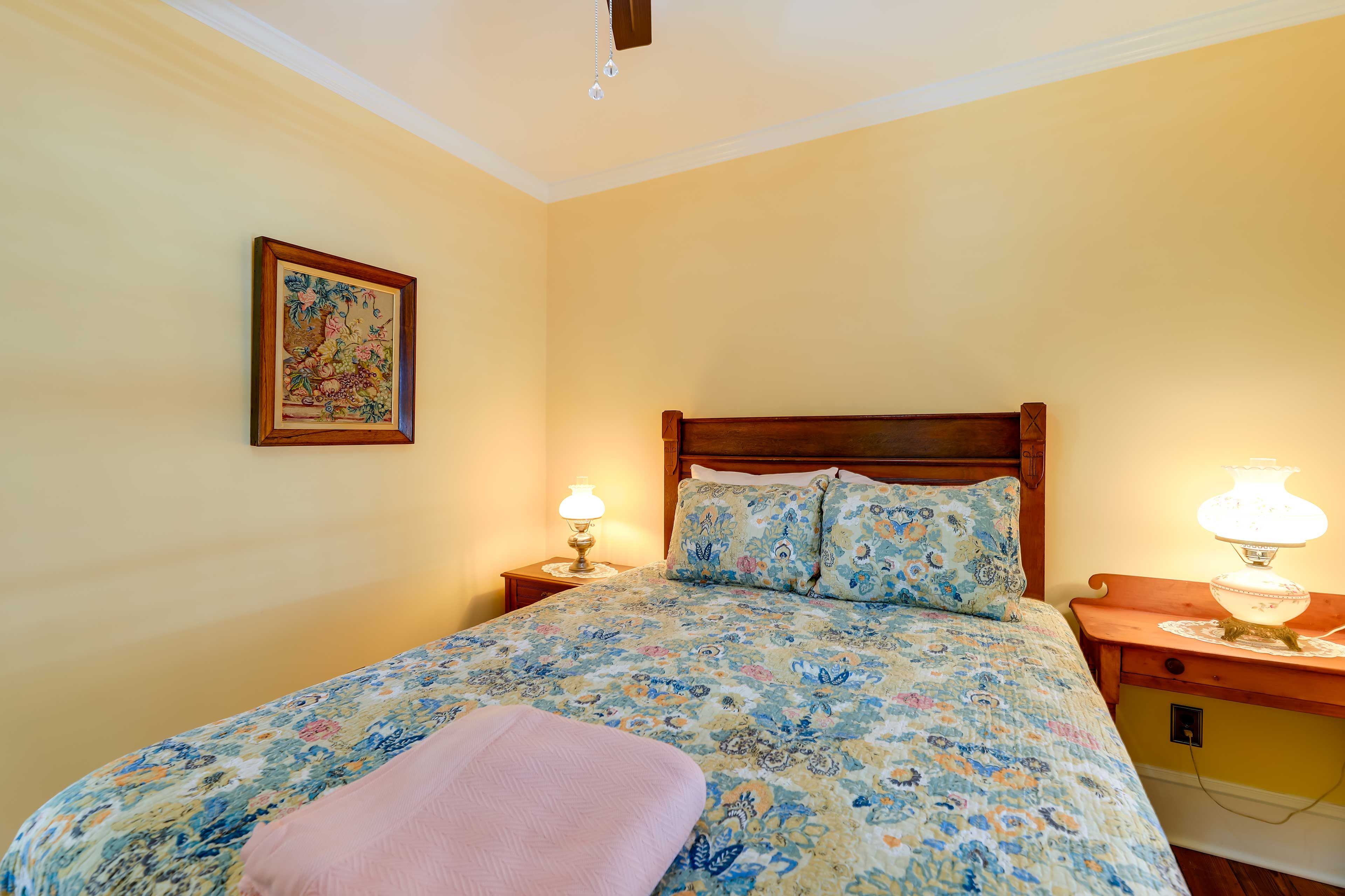 Bedroom 4 | Queen Bed