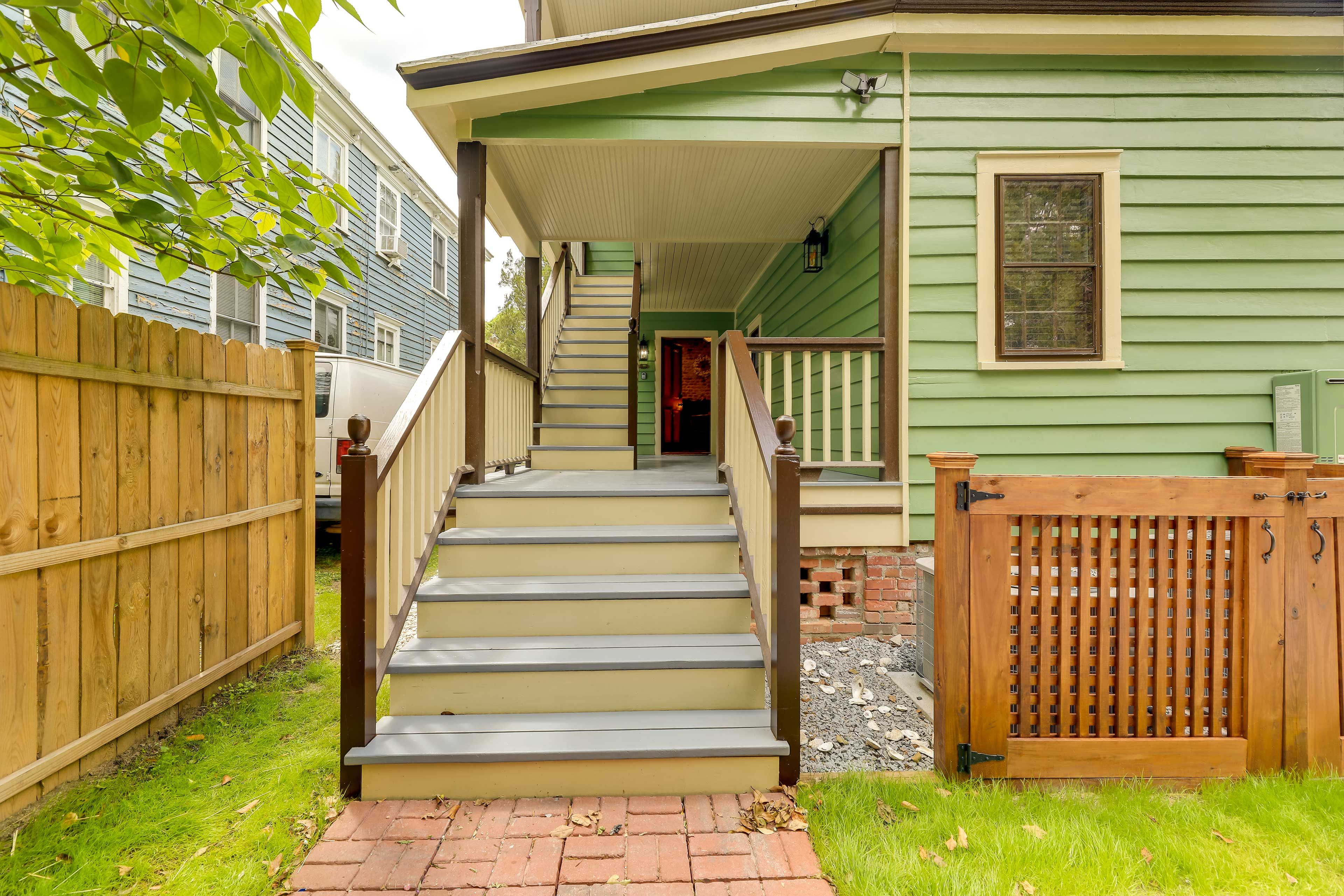 Unit B Exterior | Back Porch | Entry