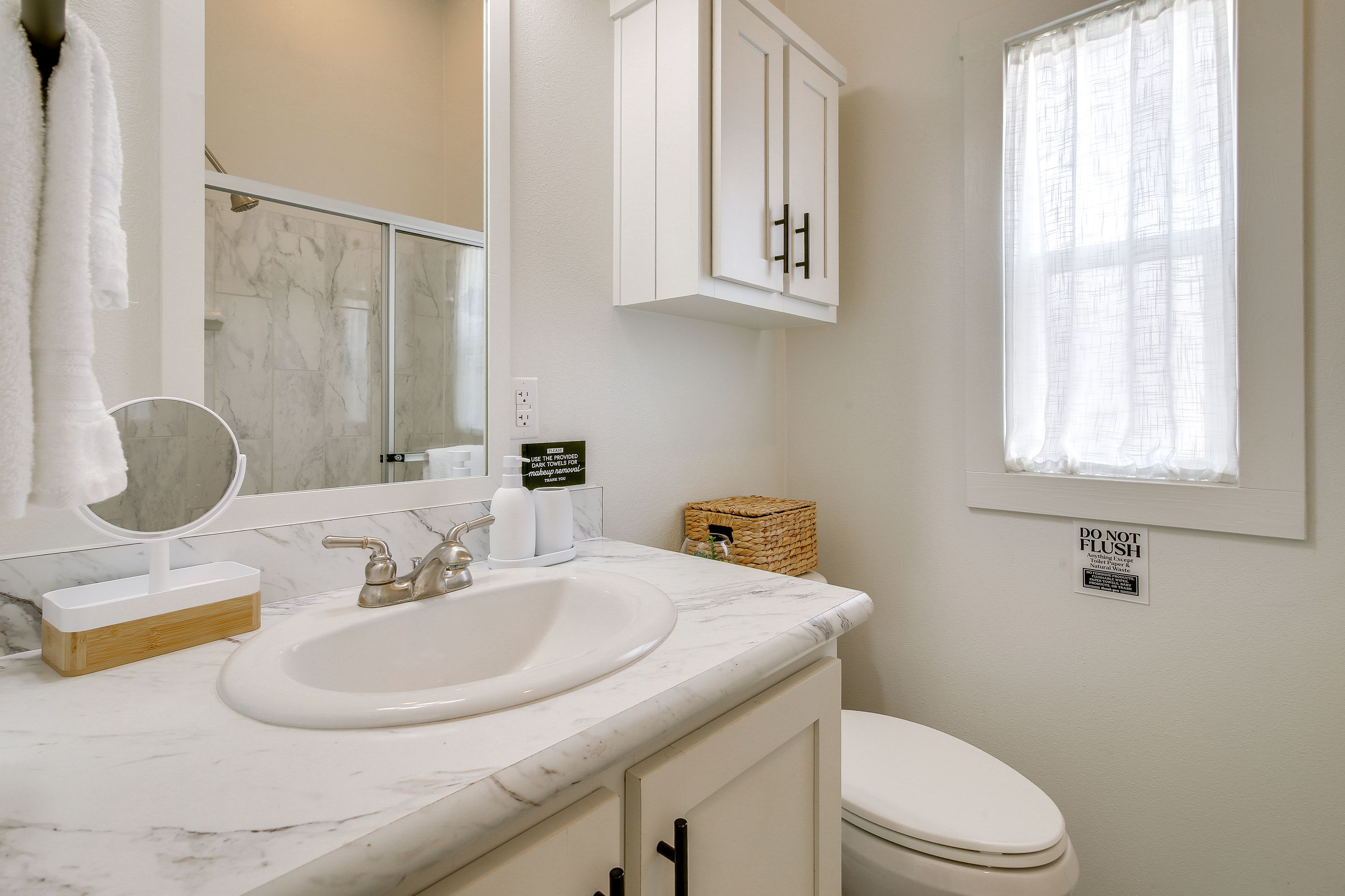 Full Bathroom | Towels & Linens Provided