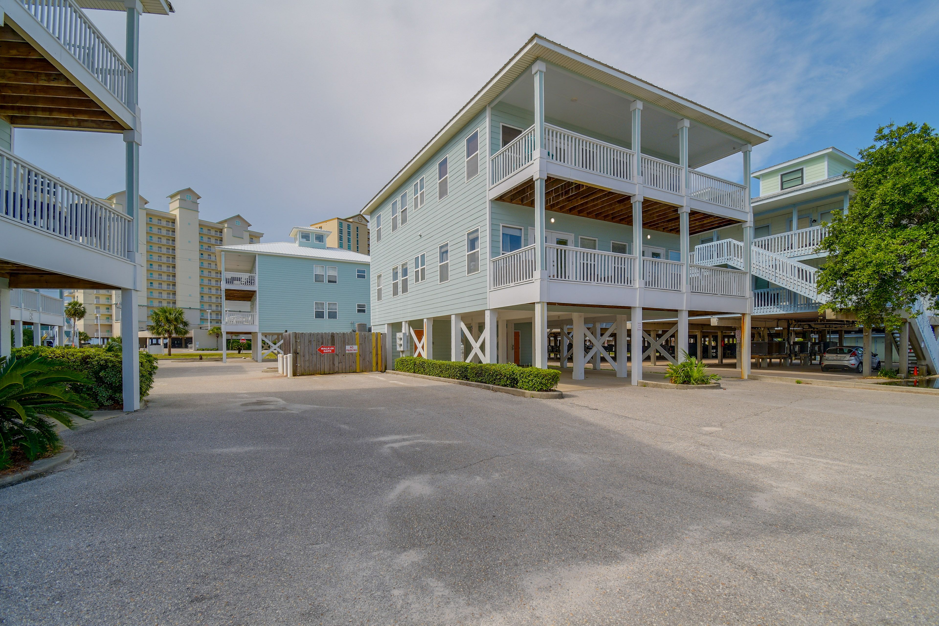 Parking | Carport (3 Vehicles) | Driveway (2 Vehicles)
