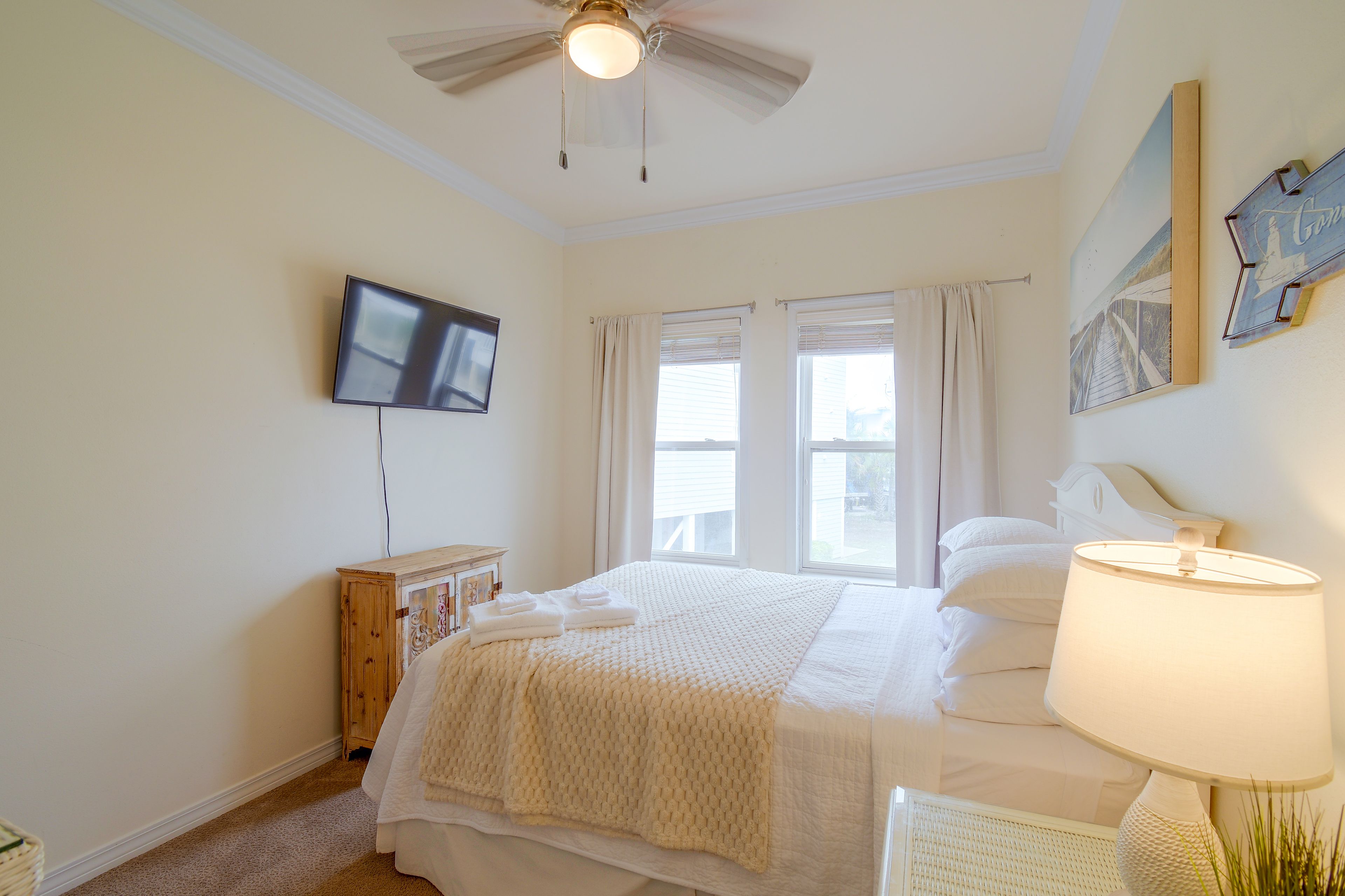 Bedroom 2 | Queen Bed