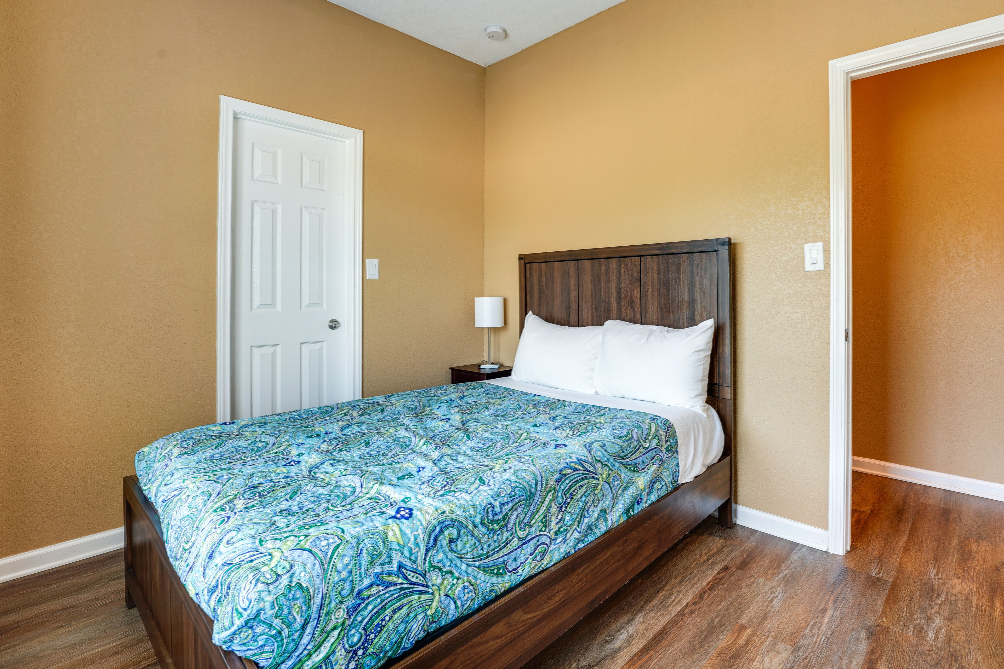 Bedroom | Full Bed
