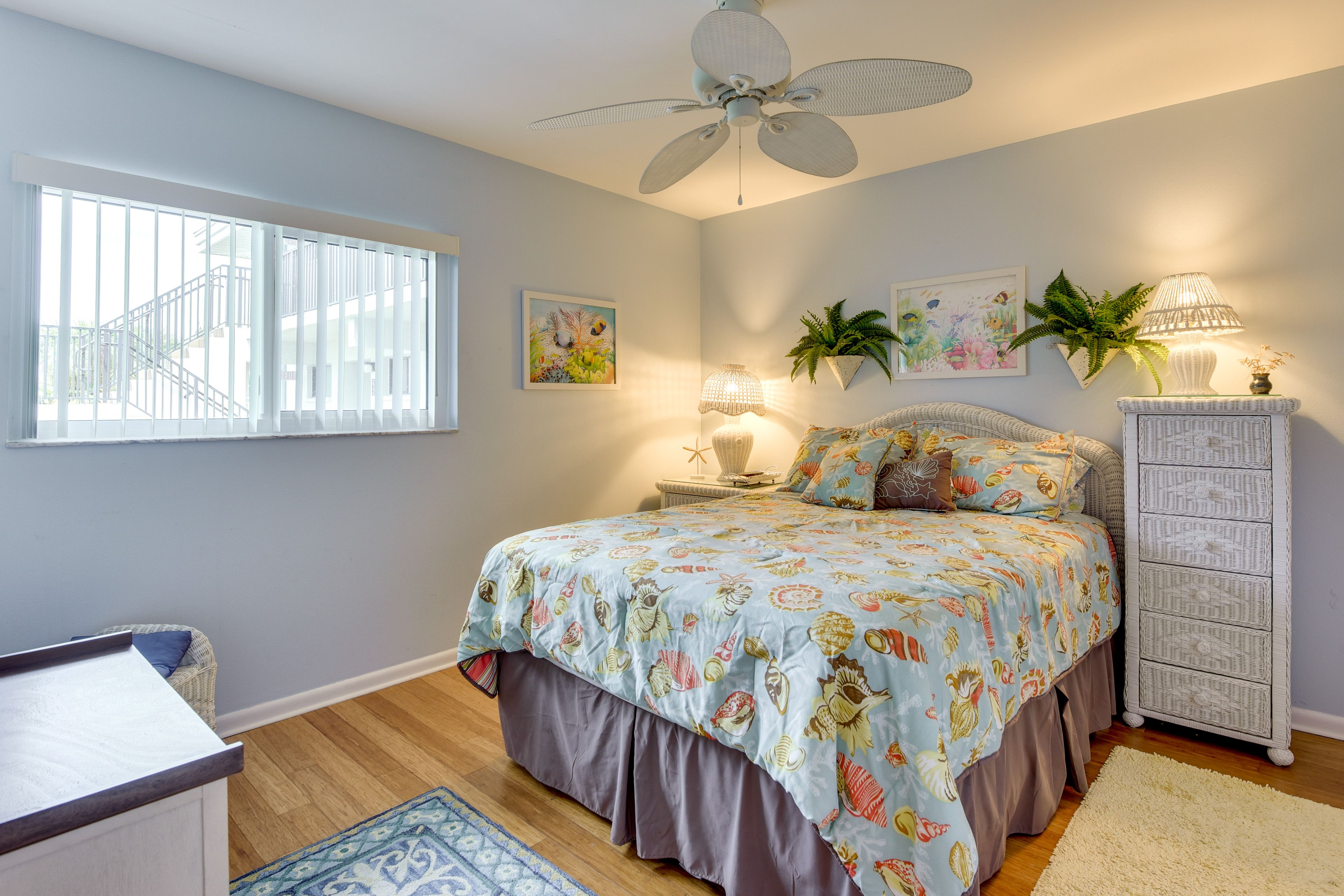 Bedroom 2 | Queen Bed