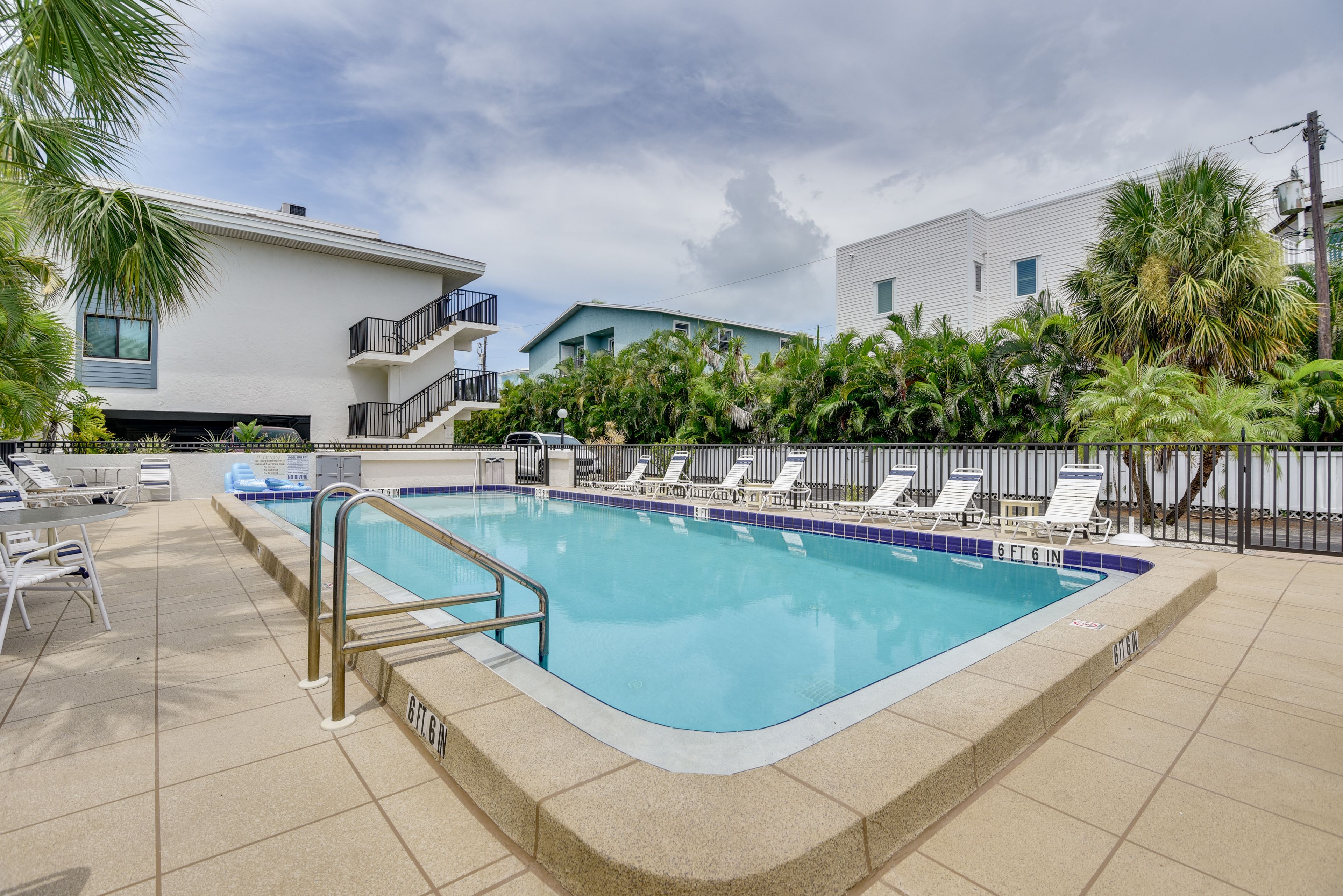 Bridgeport | Community Pool