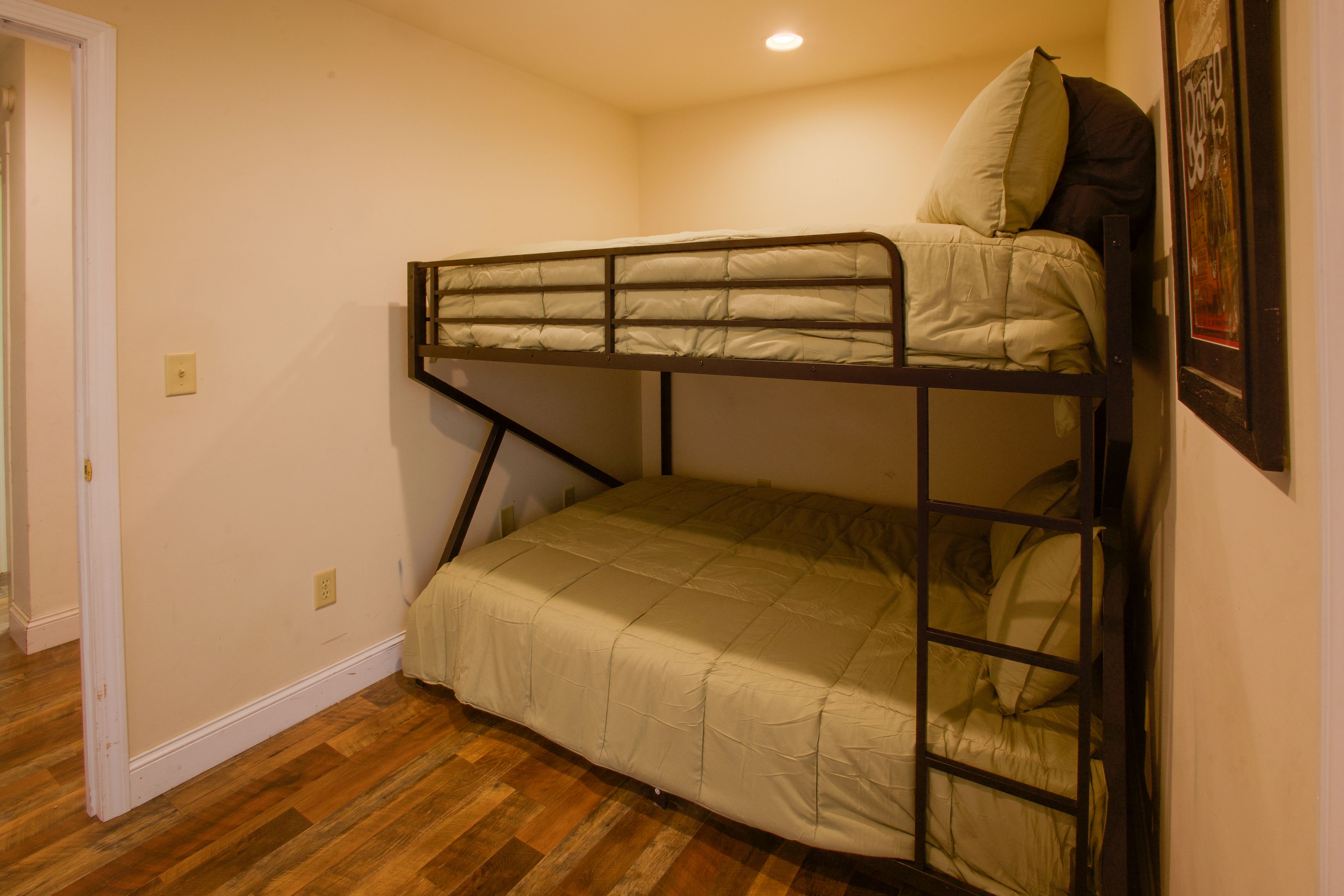 Bedroom 2 | Queen Bunk Bed