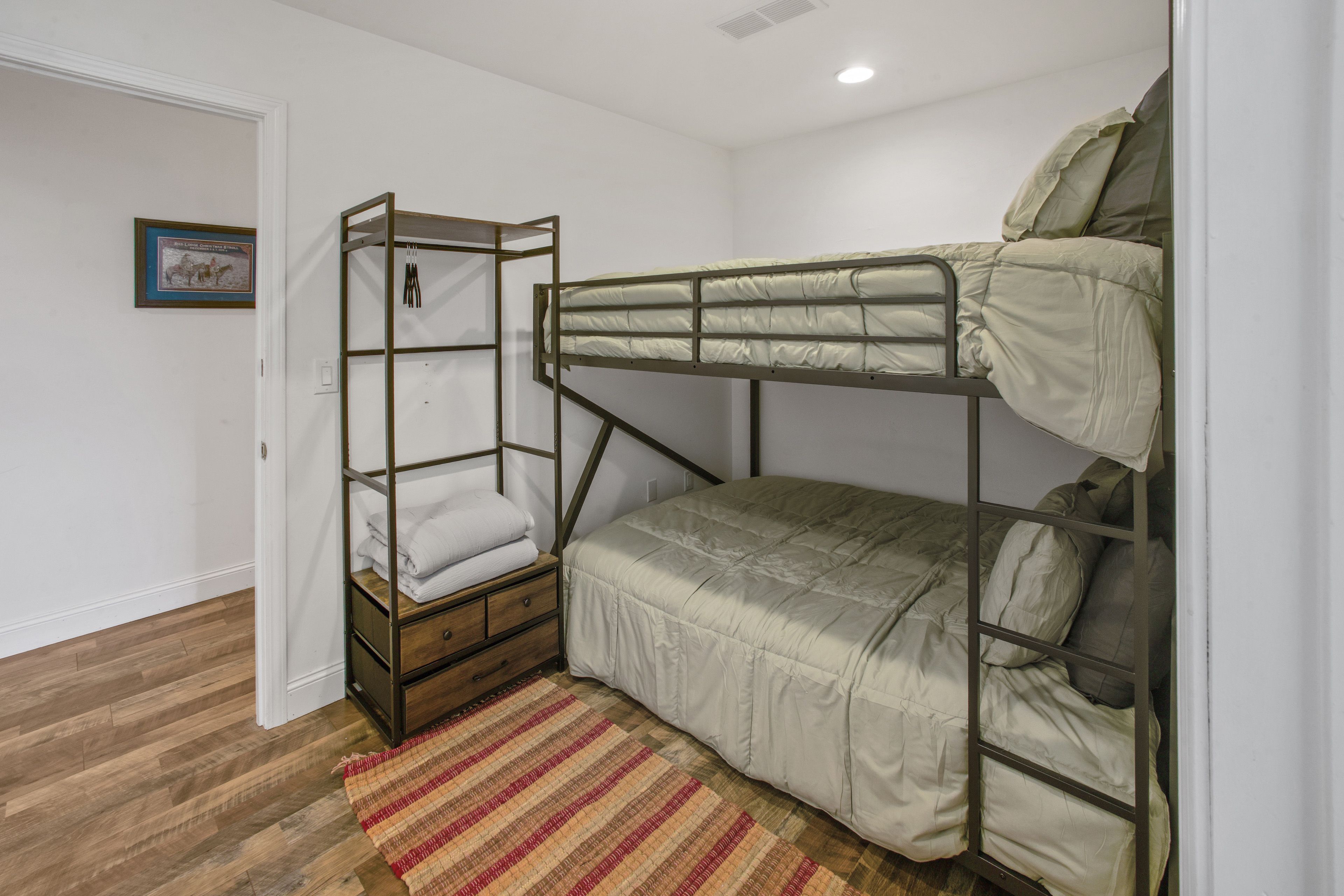 Bedroom 2 | Queen Bunk Bed