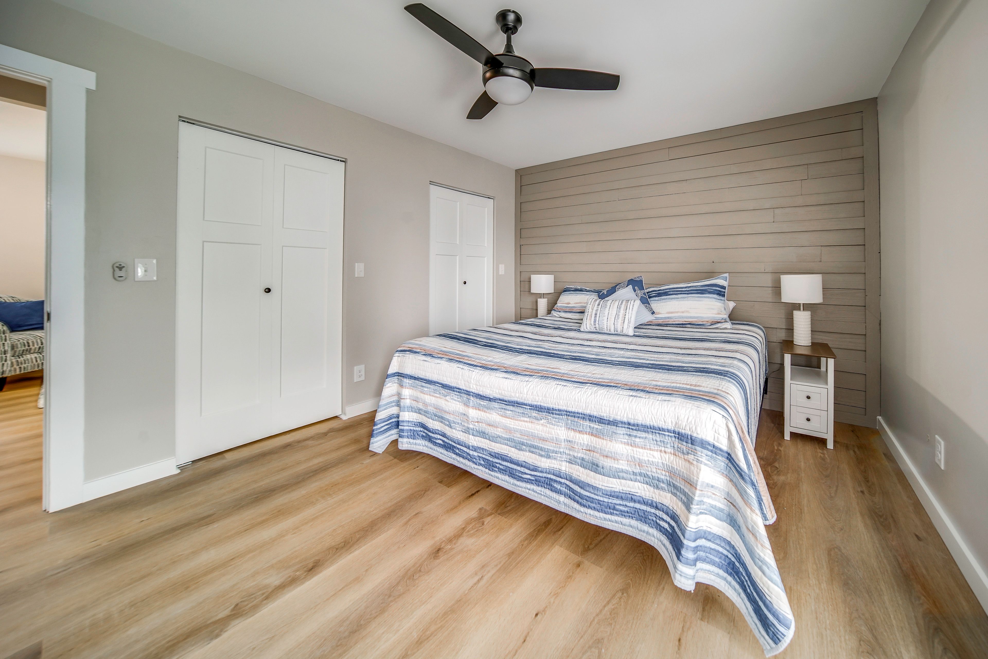 Bedroom 2 | Queen Bed