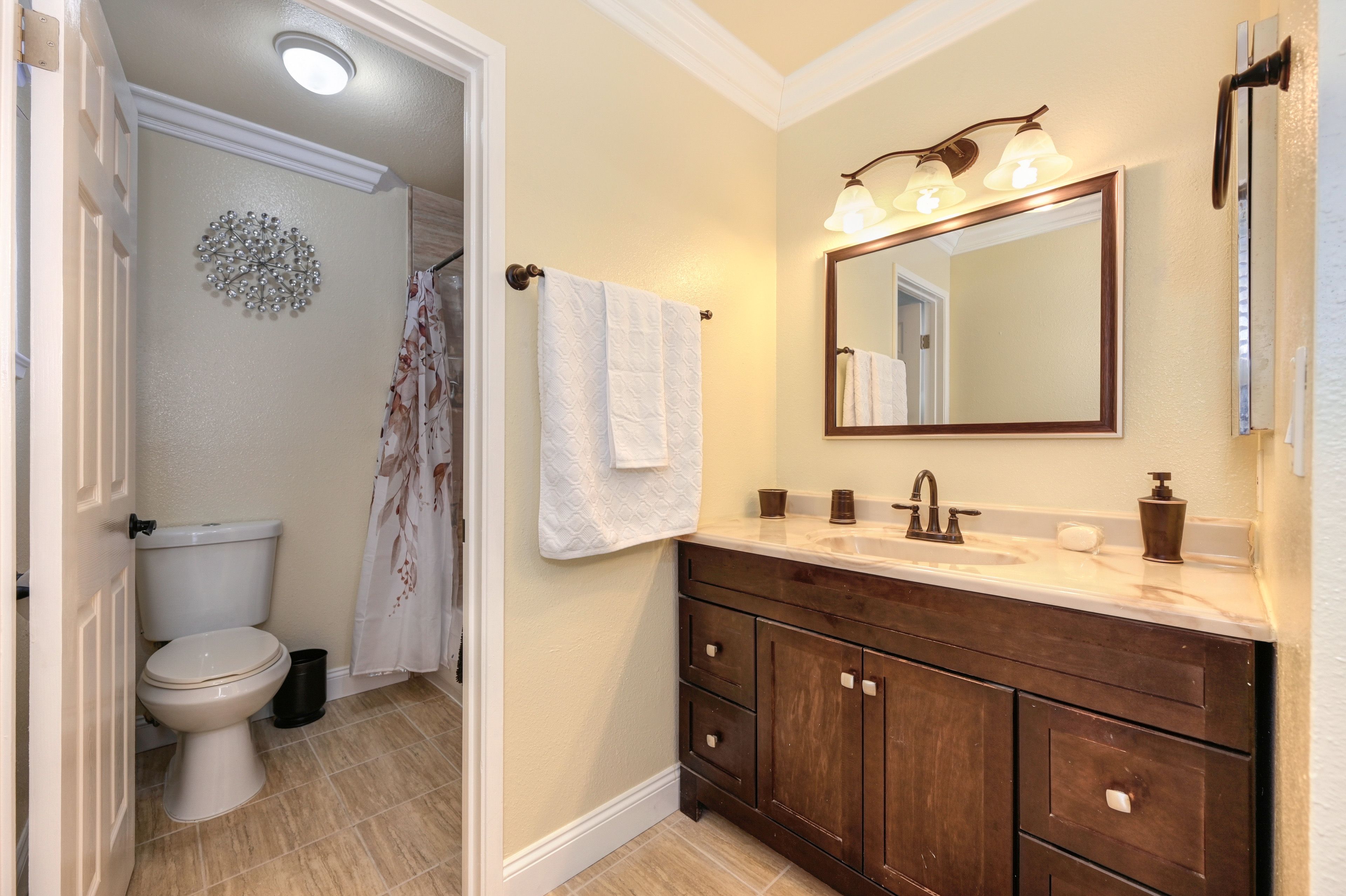 En-Suite Bathroom