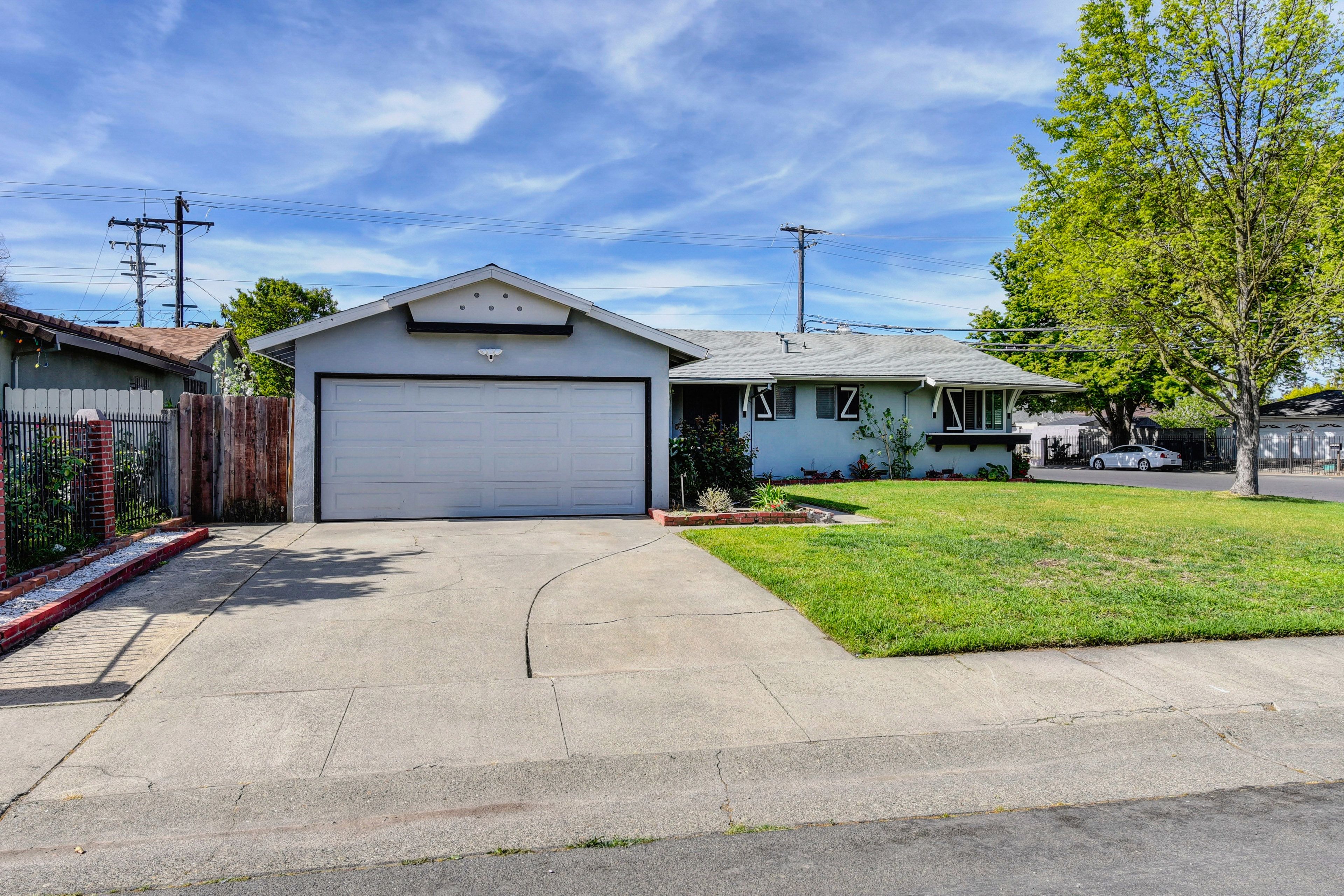Driveway Parking (2 Vehicles)