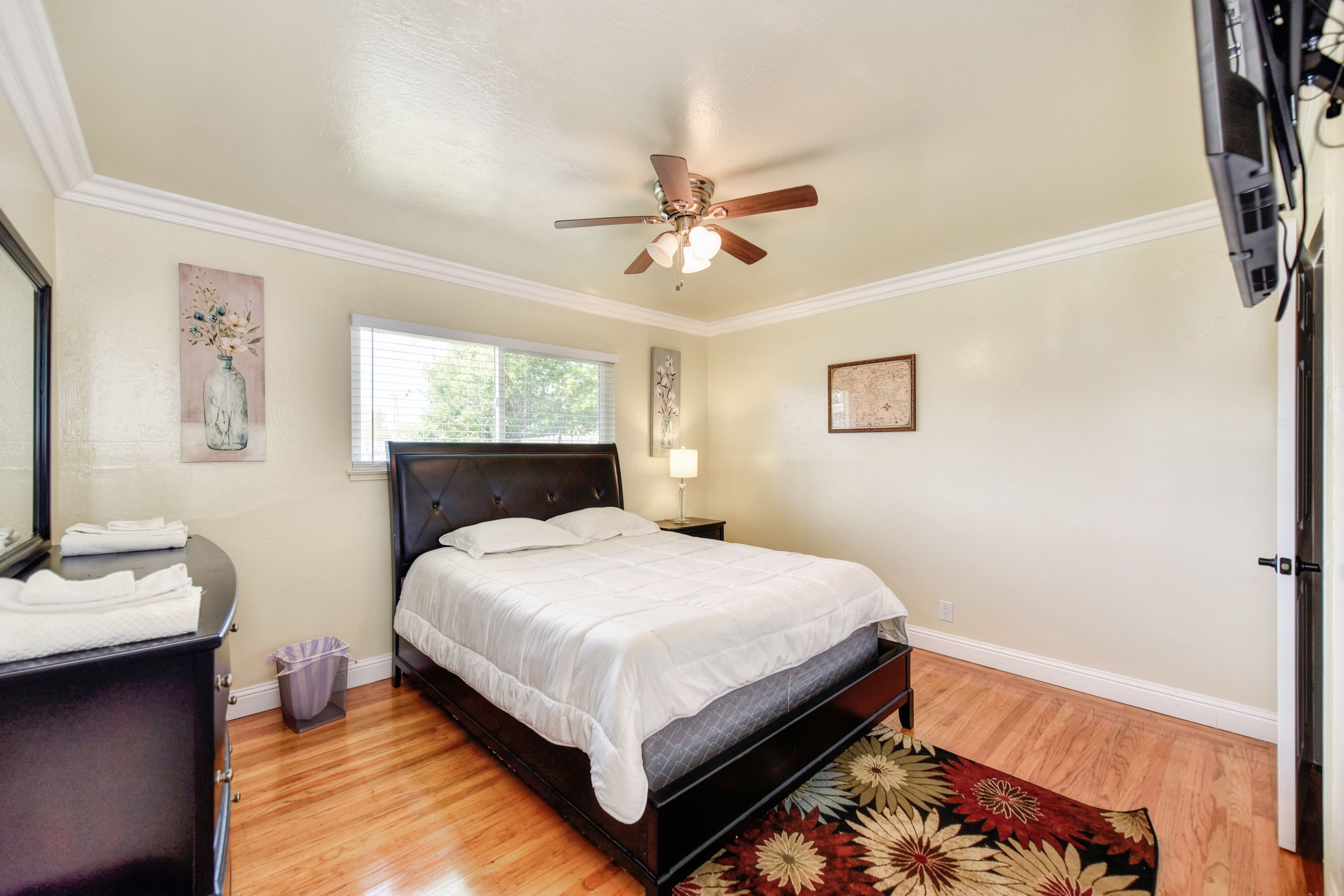 Bedroom 2 | Queen Bed