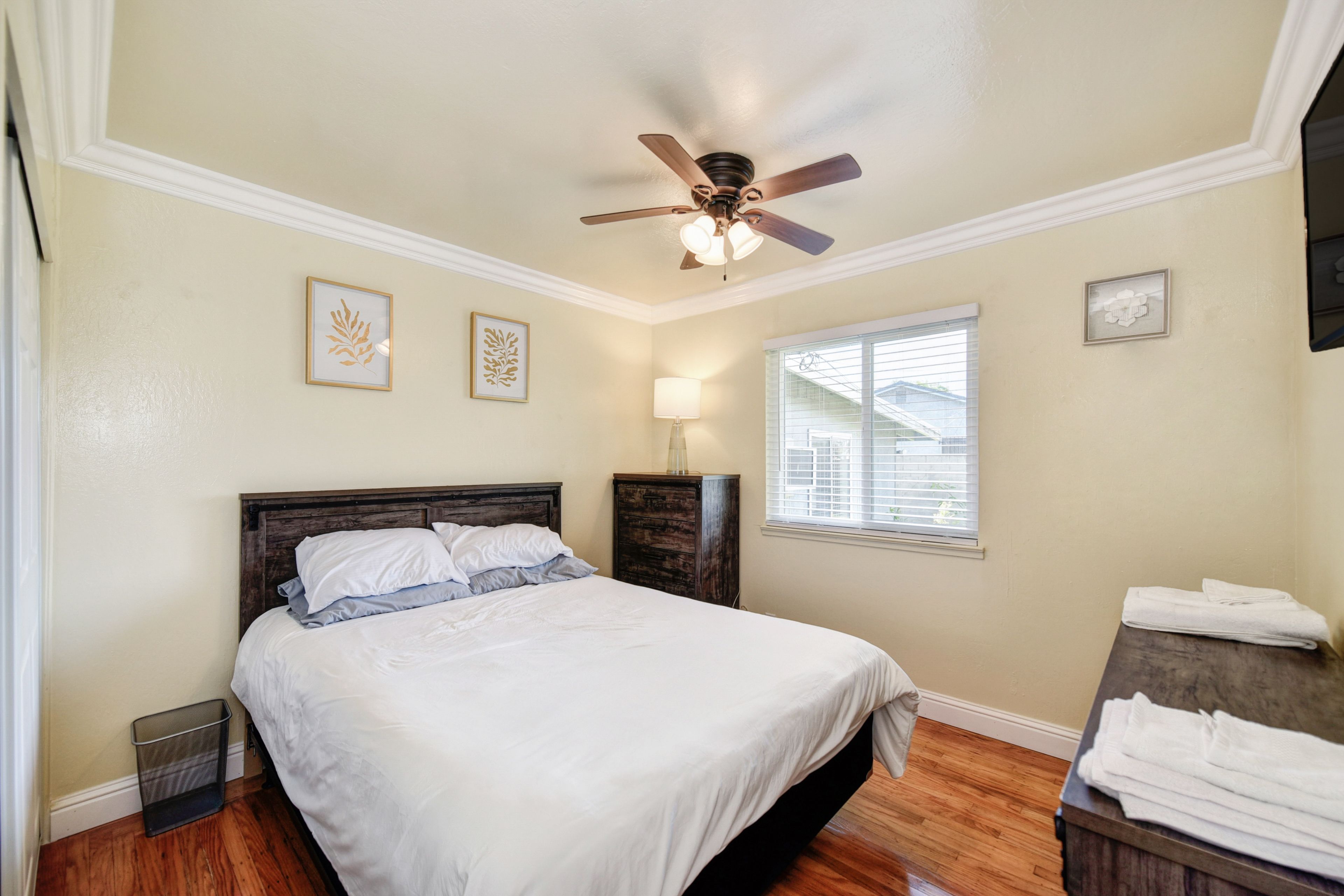Bedroom 3 | Queen Bed