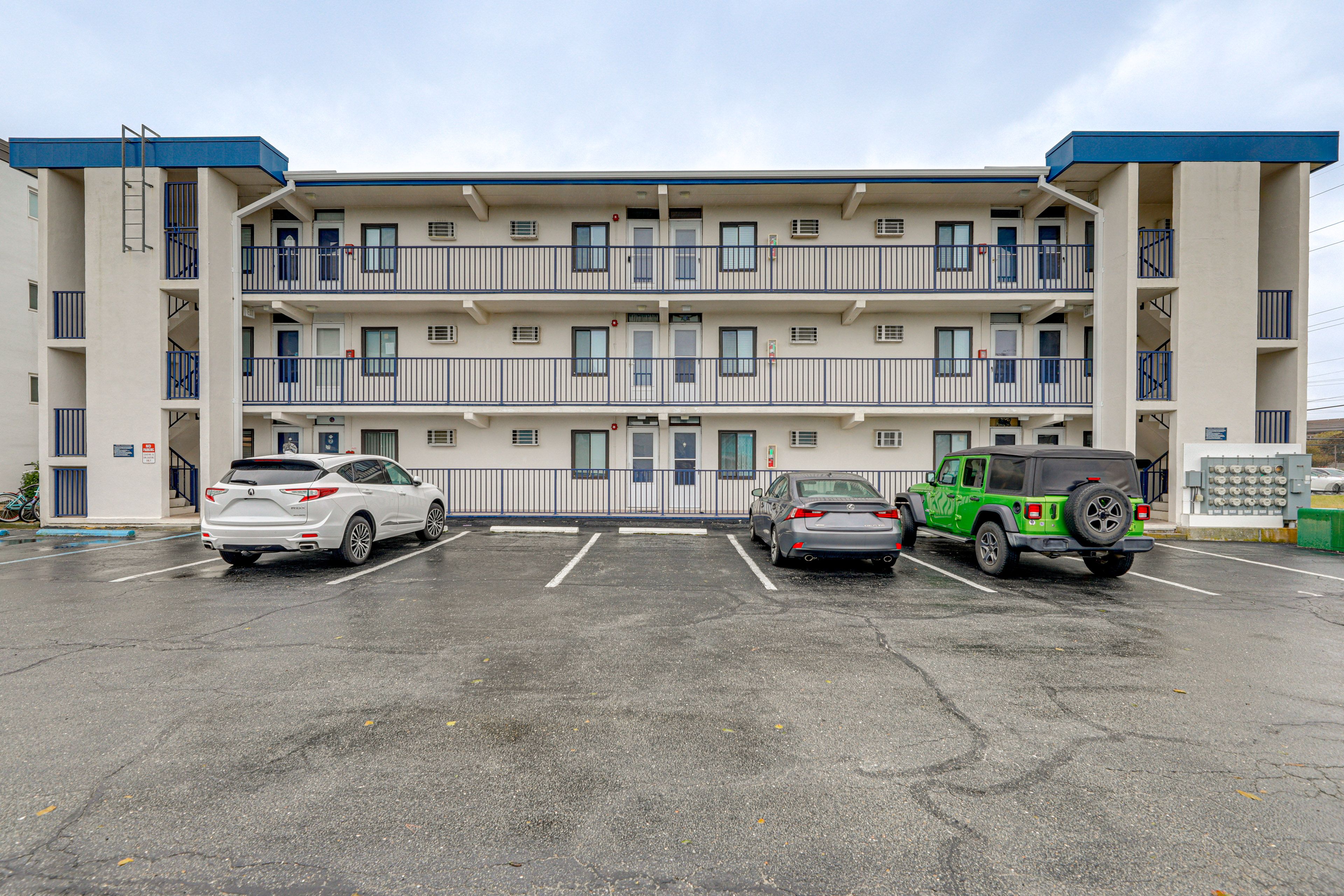 Parking | Designated Spot (1 Vehicle) | Community Lot