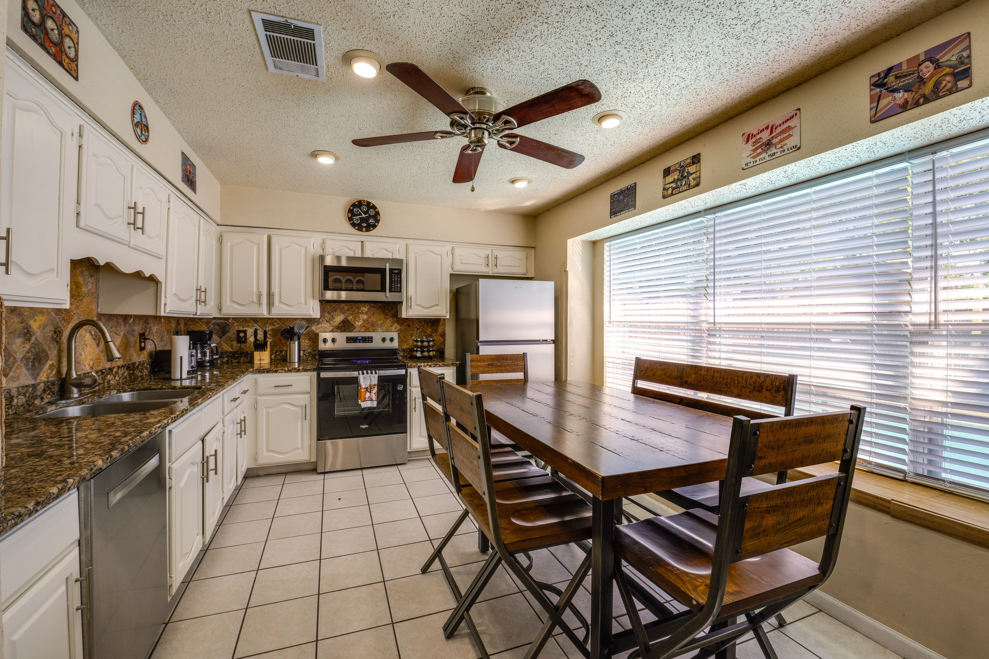 Kitchen | Dining Area
