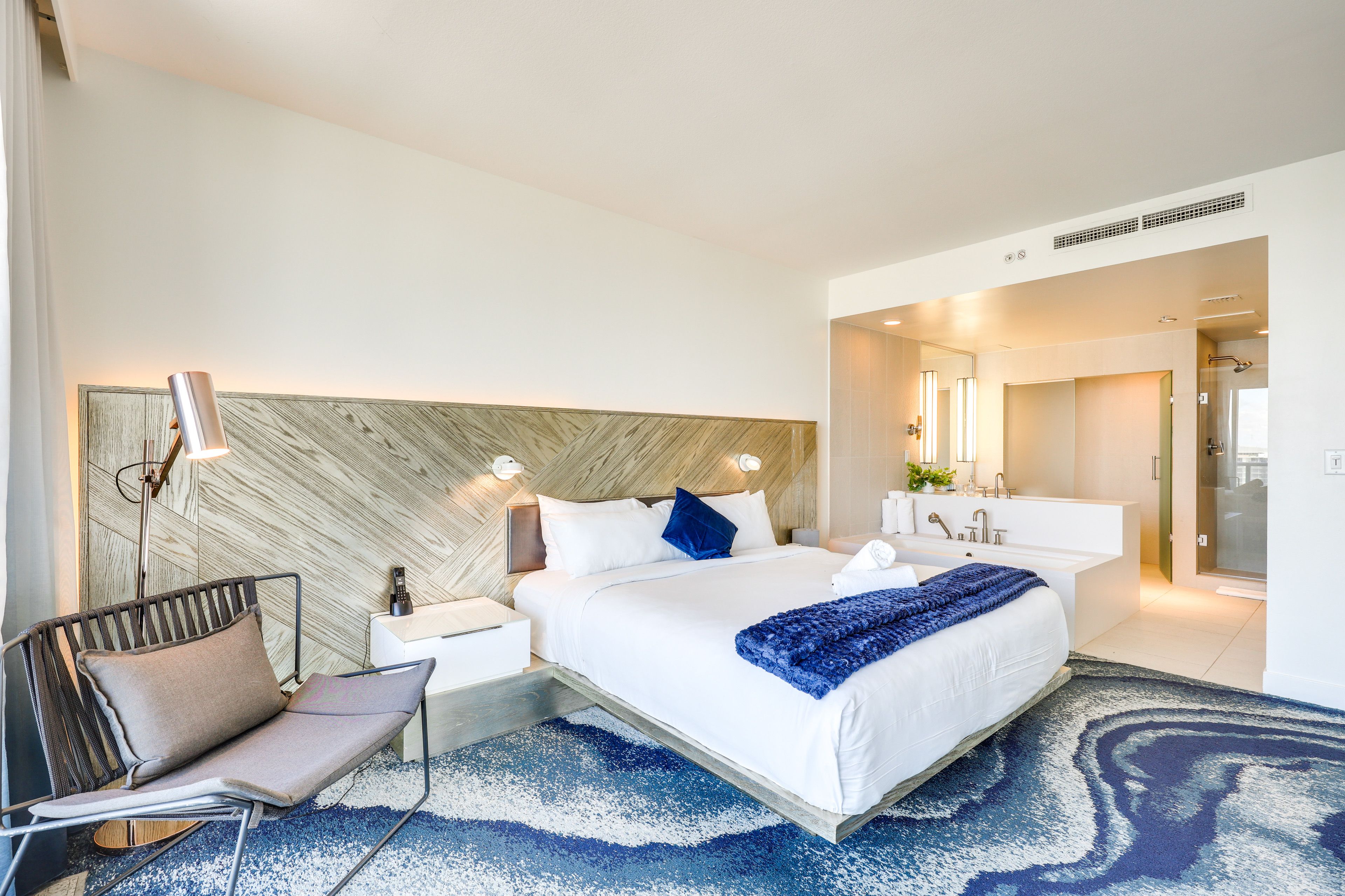 UNIT 2 | Bedroom 3 | King Bed | Smart TV | Linens Provided
